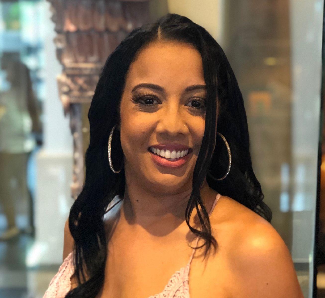 actor Maya Holt large photo