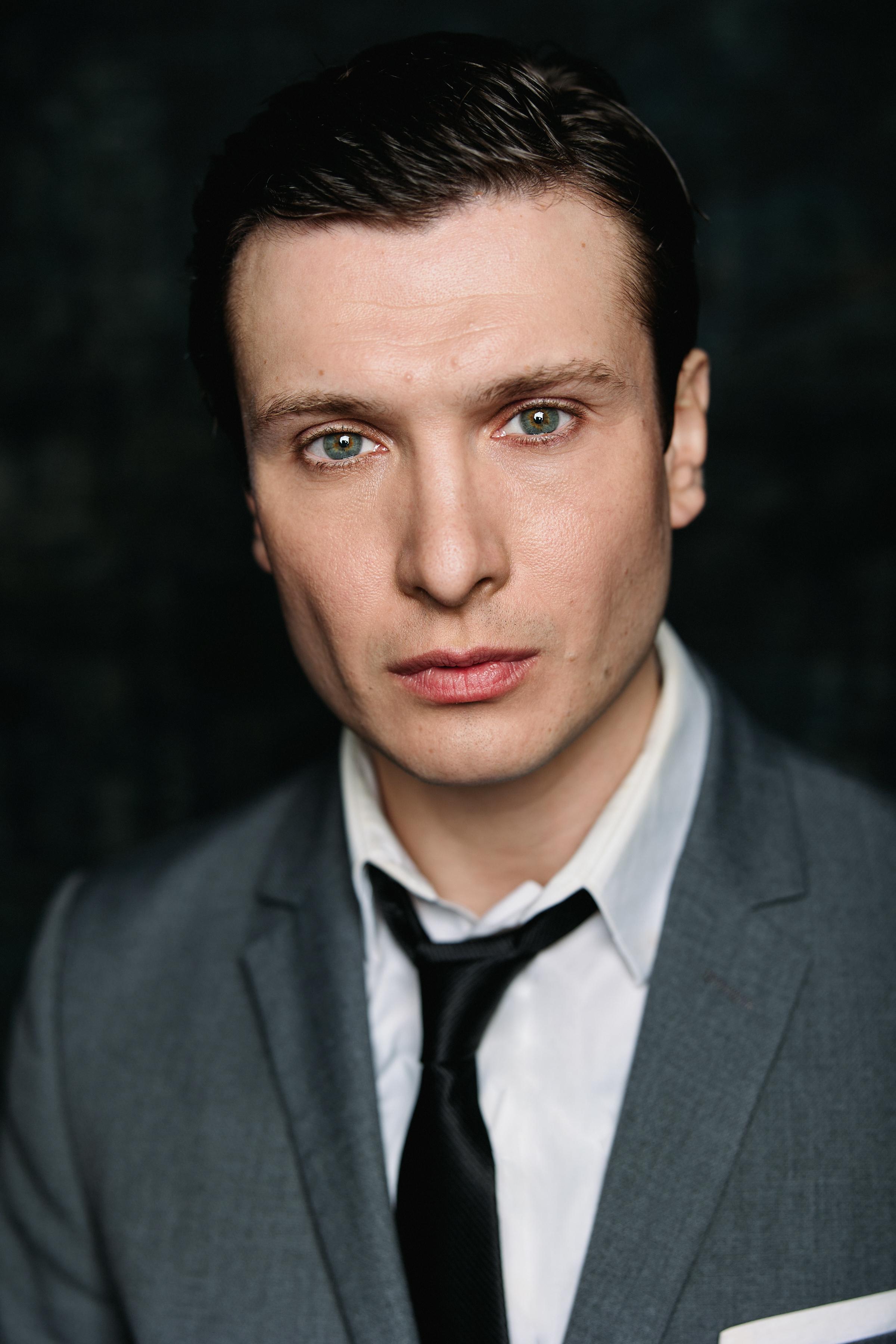 actor Max Hambleton large photo