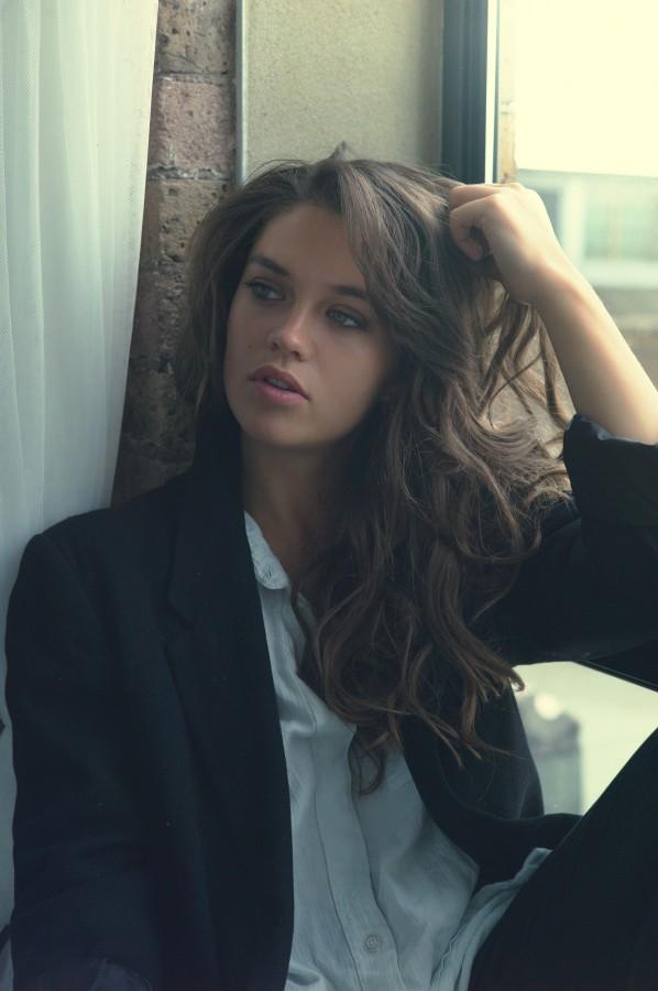 actor Sabrina Bartlett large photo