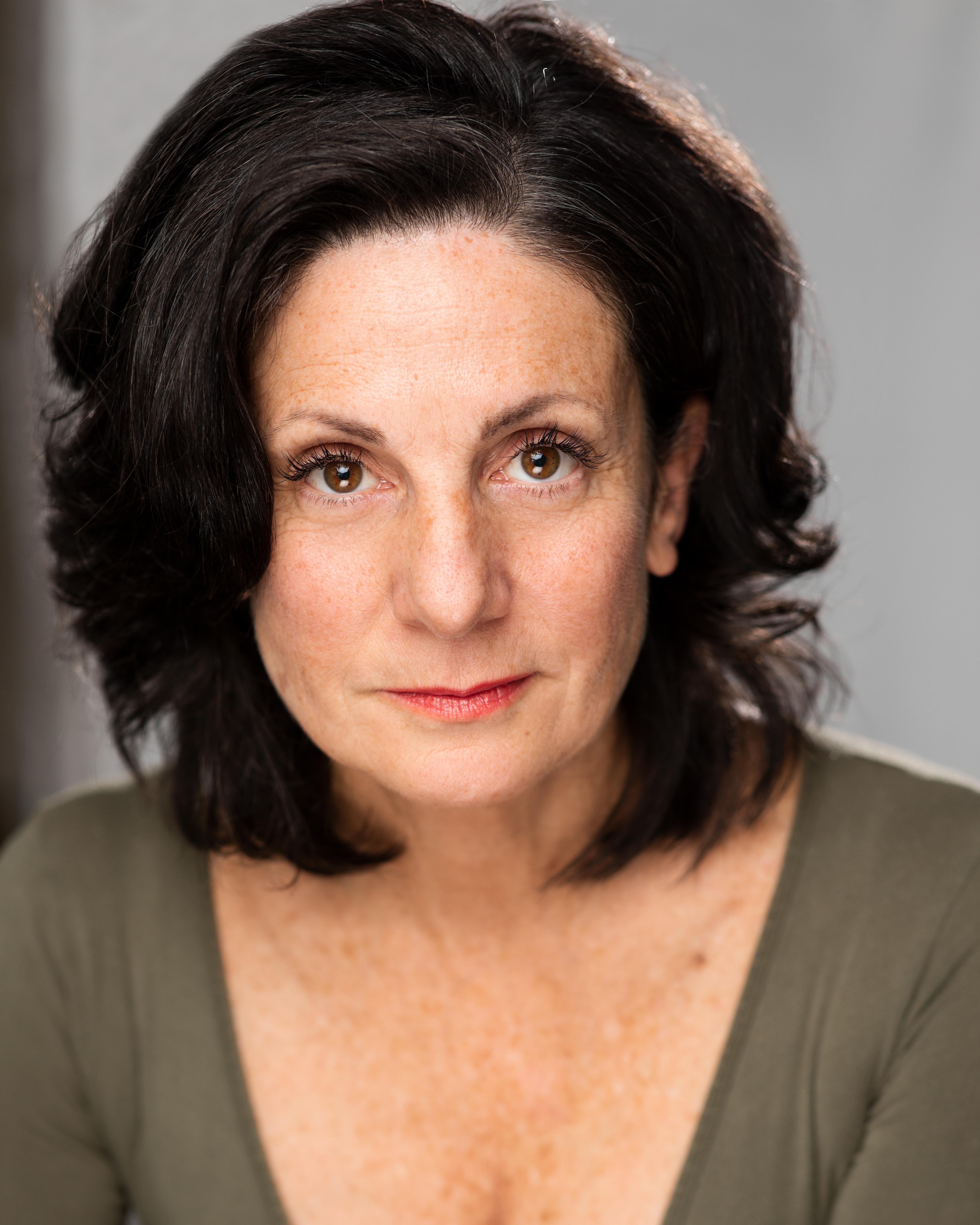 actor Alexis Tuttle large photo