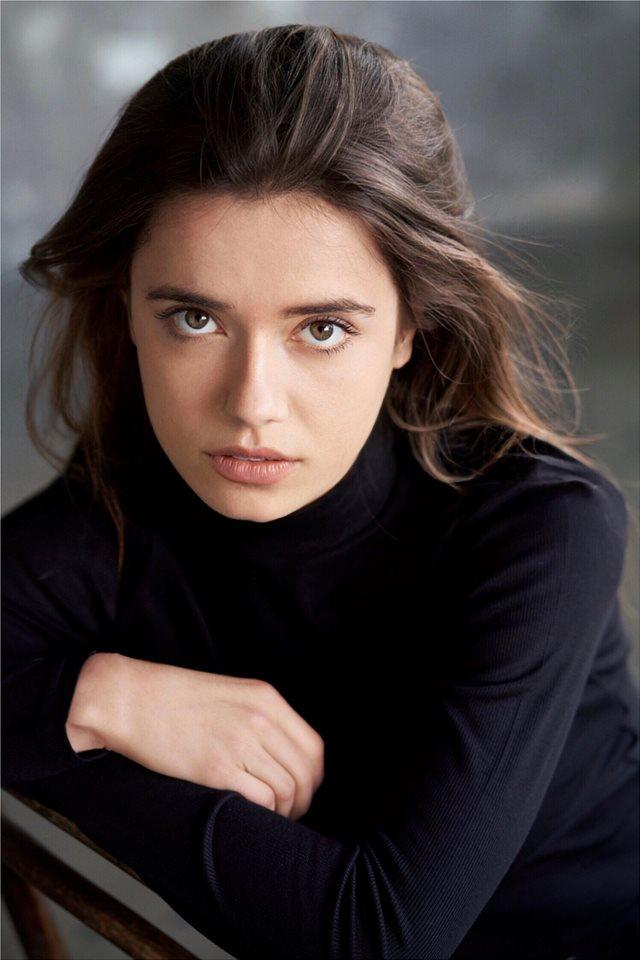 actor Caroline Koziol large photo