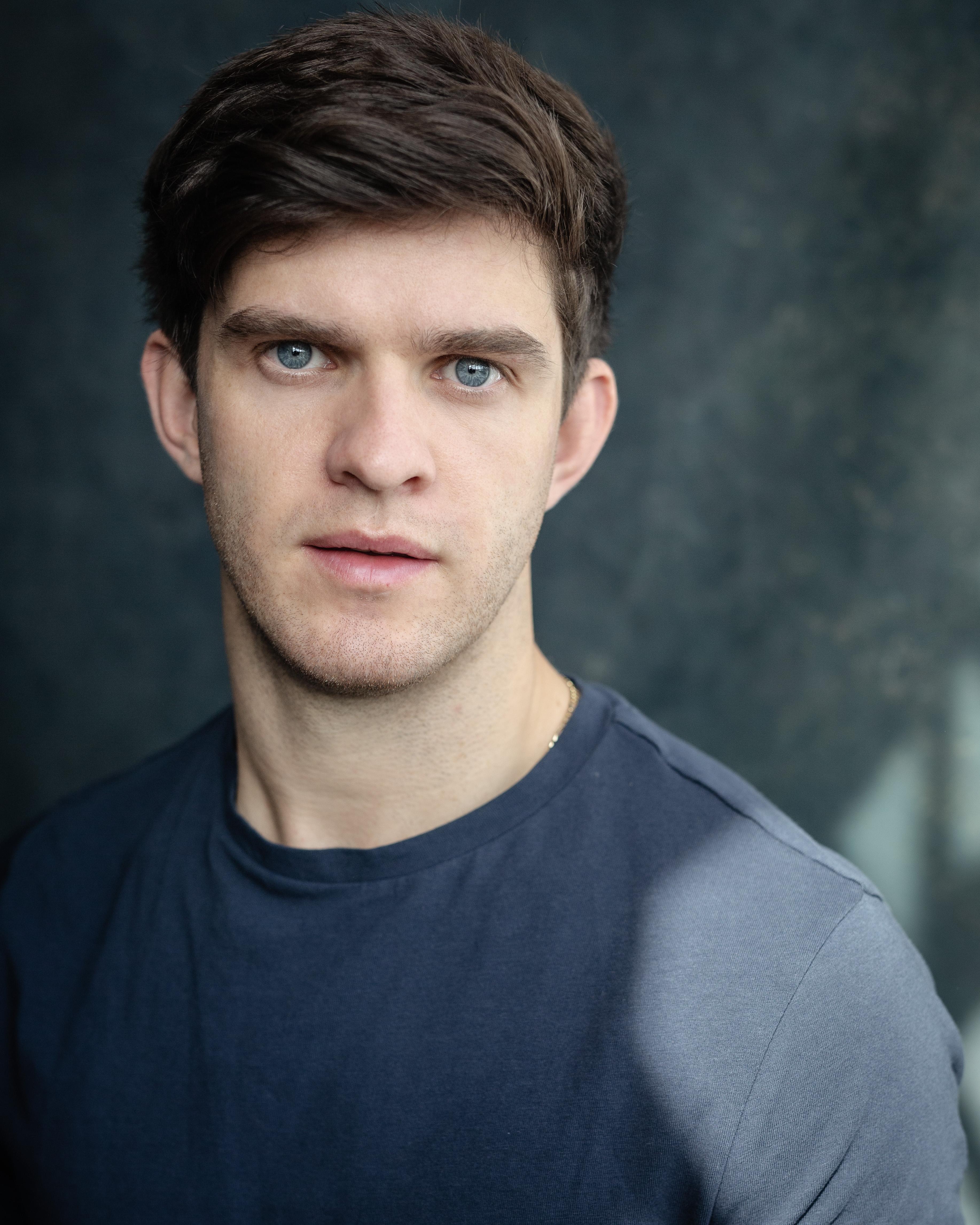 actor Niall Wright large photo