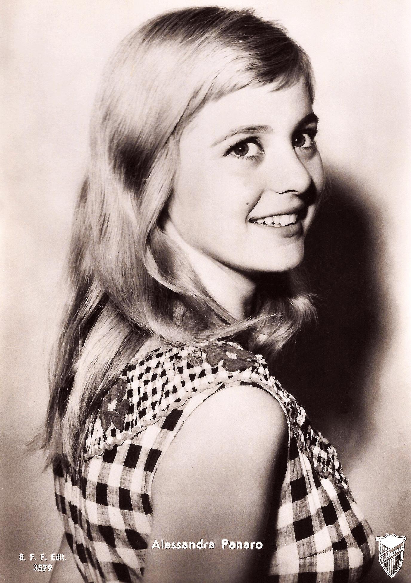 actor Alessandra Panaro large photo