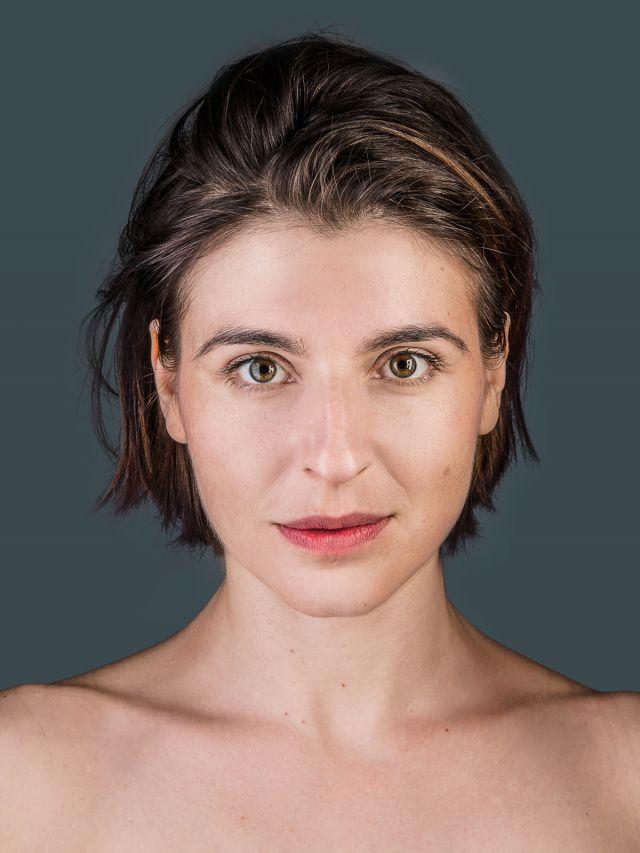 actor Eva Bay large photo