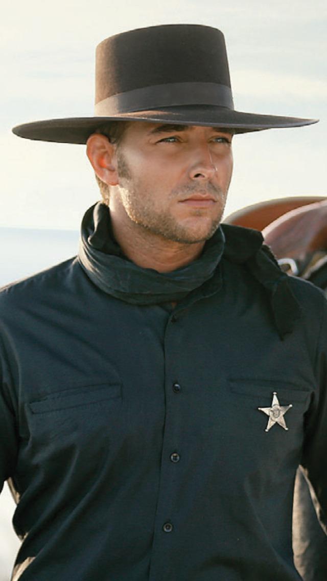 actor Casey Wayne Hupp large photo