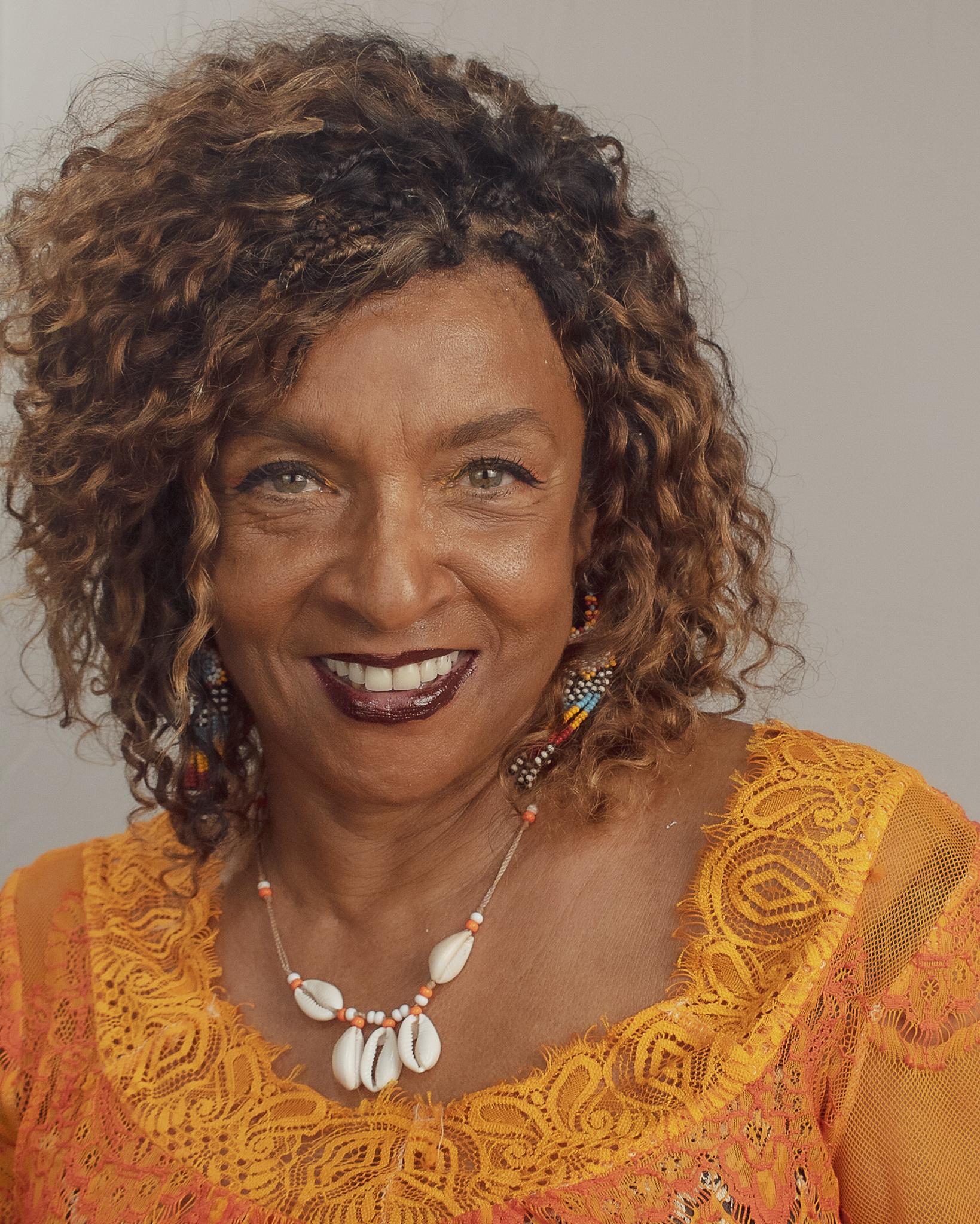 actor Elisa Lucinda large photo