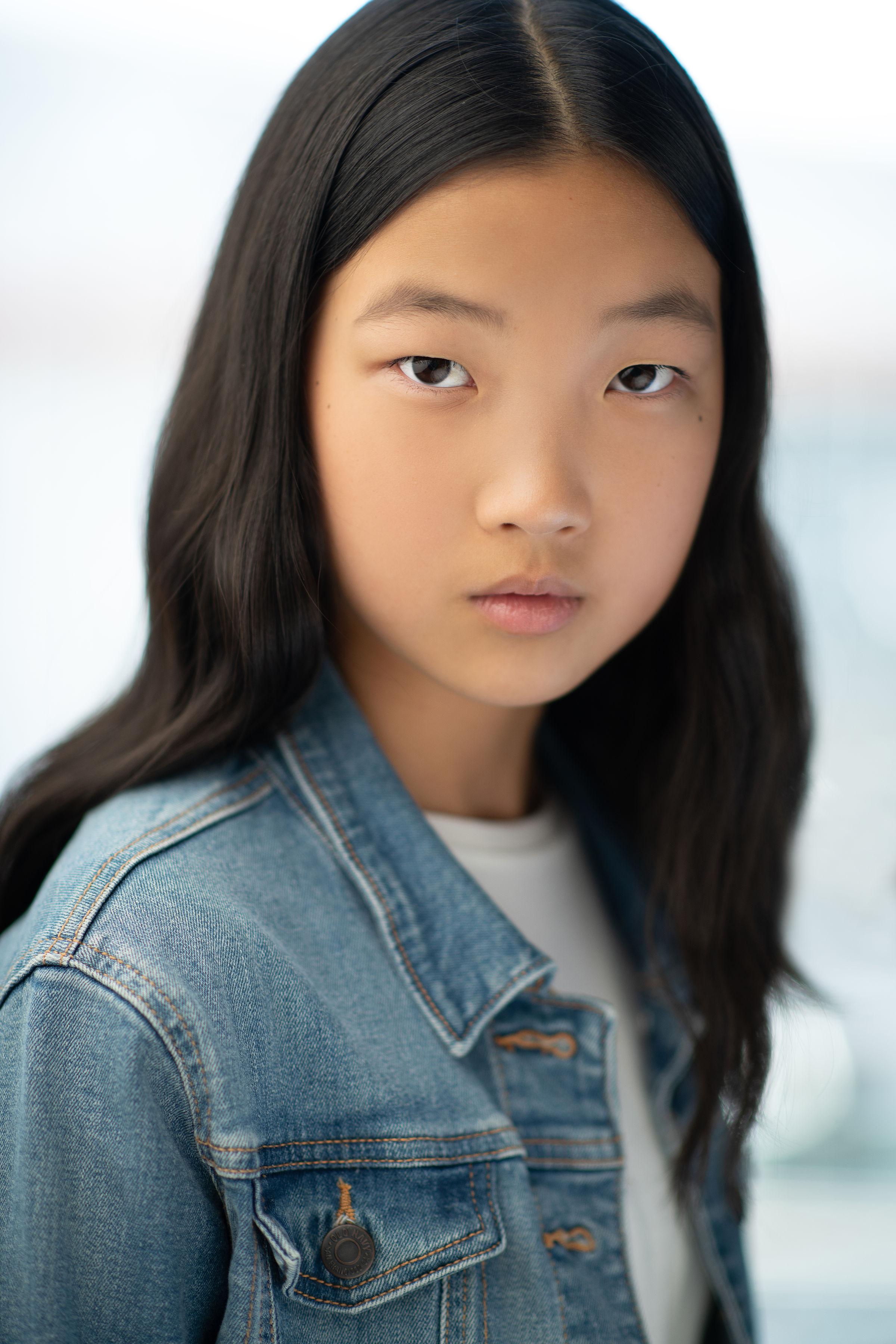 actor Diana Tsoy large photo