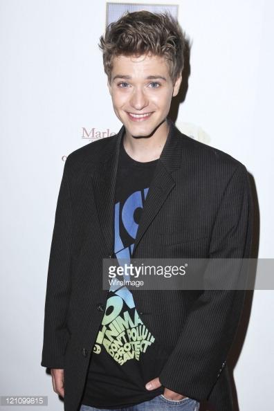 actor Travis Turner large photo