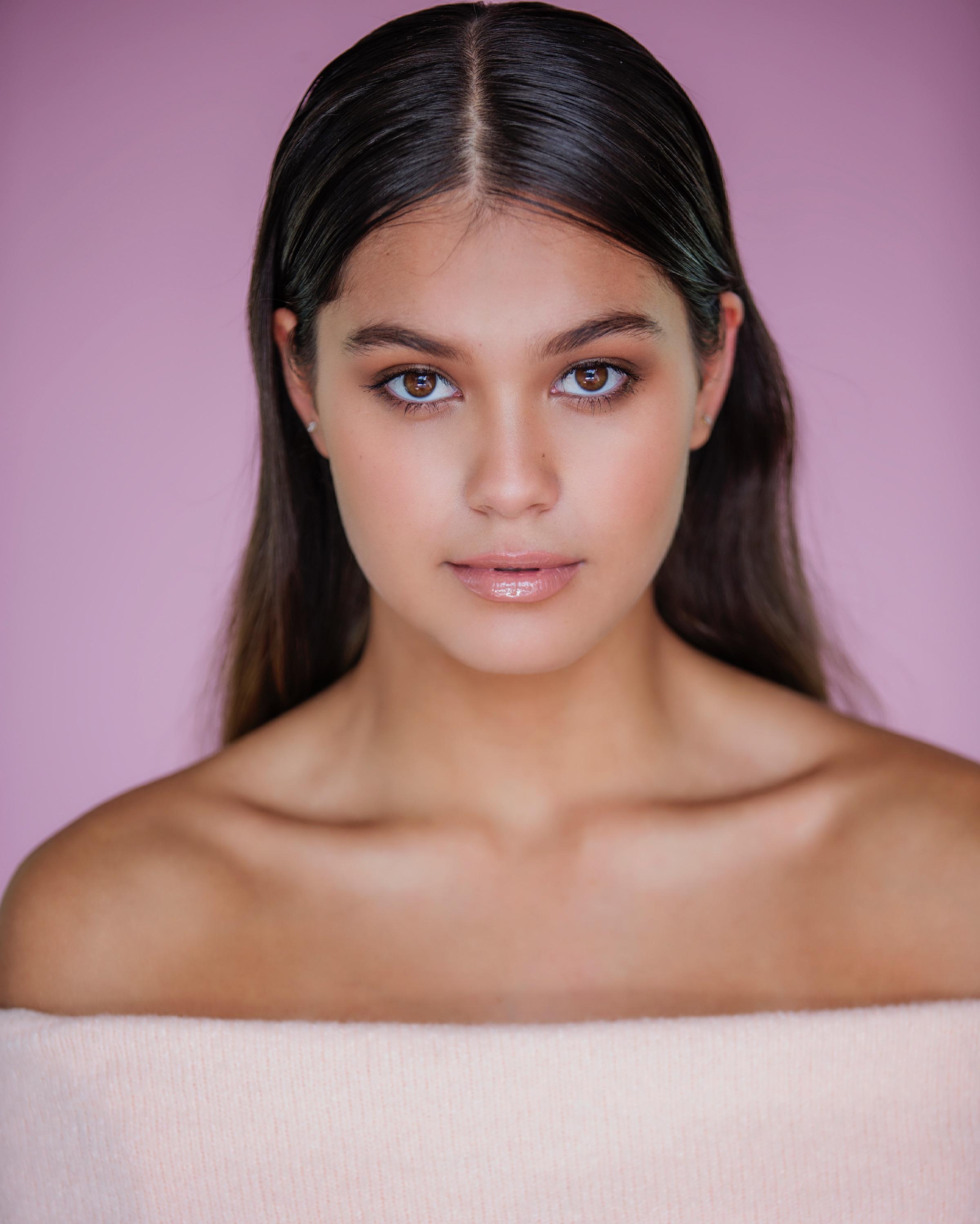 actor Alexa Curtis large photo