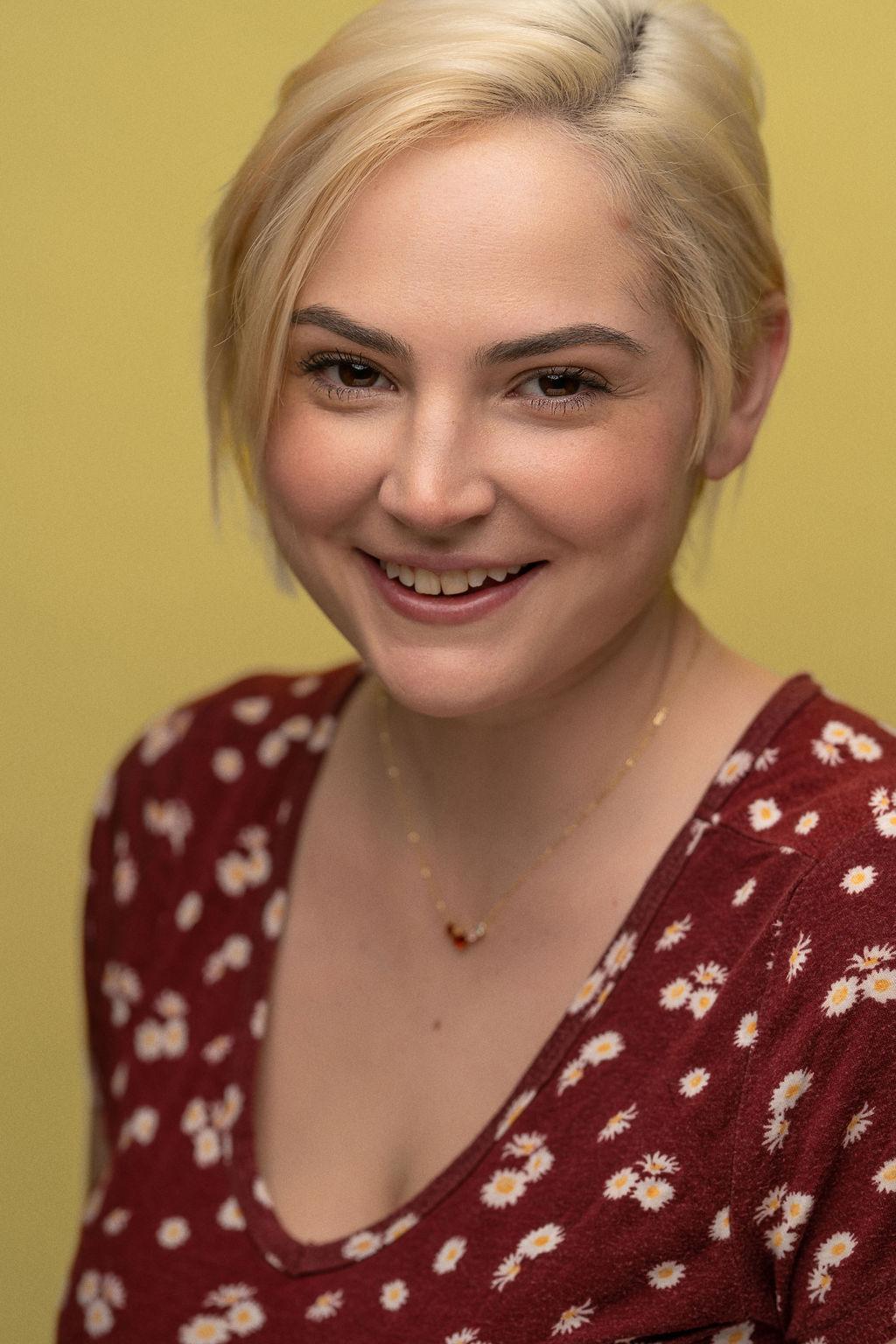 actor Nicolette Pullen large photo