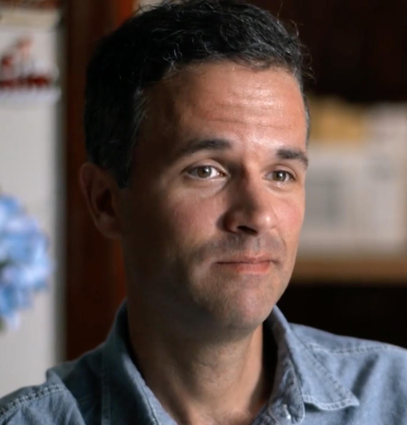 actor Tony Estrella large photo