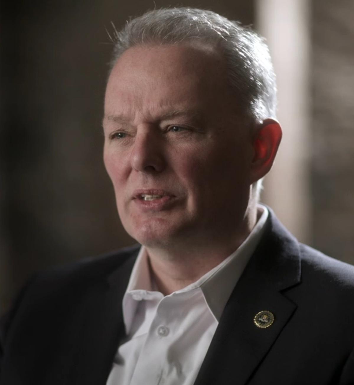 actor Greg Ehrie large photo