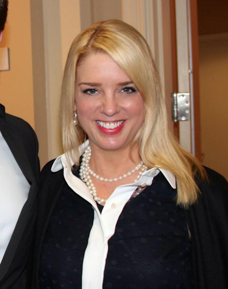 actor Pam Bondi large photo
