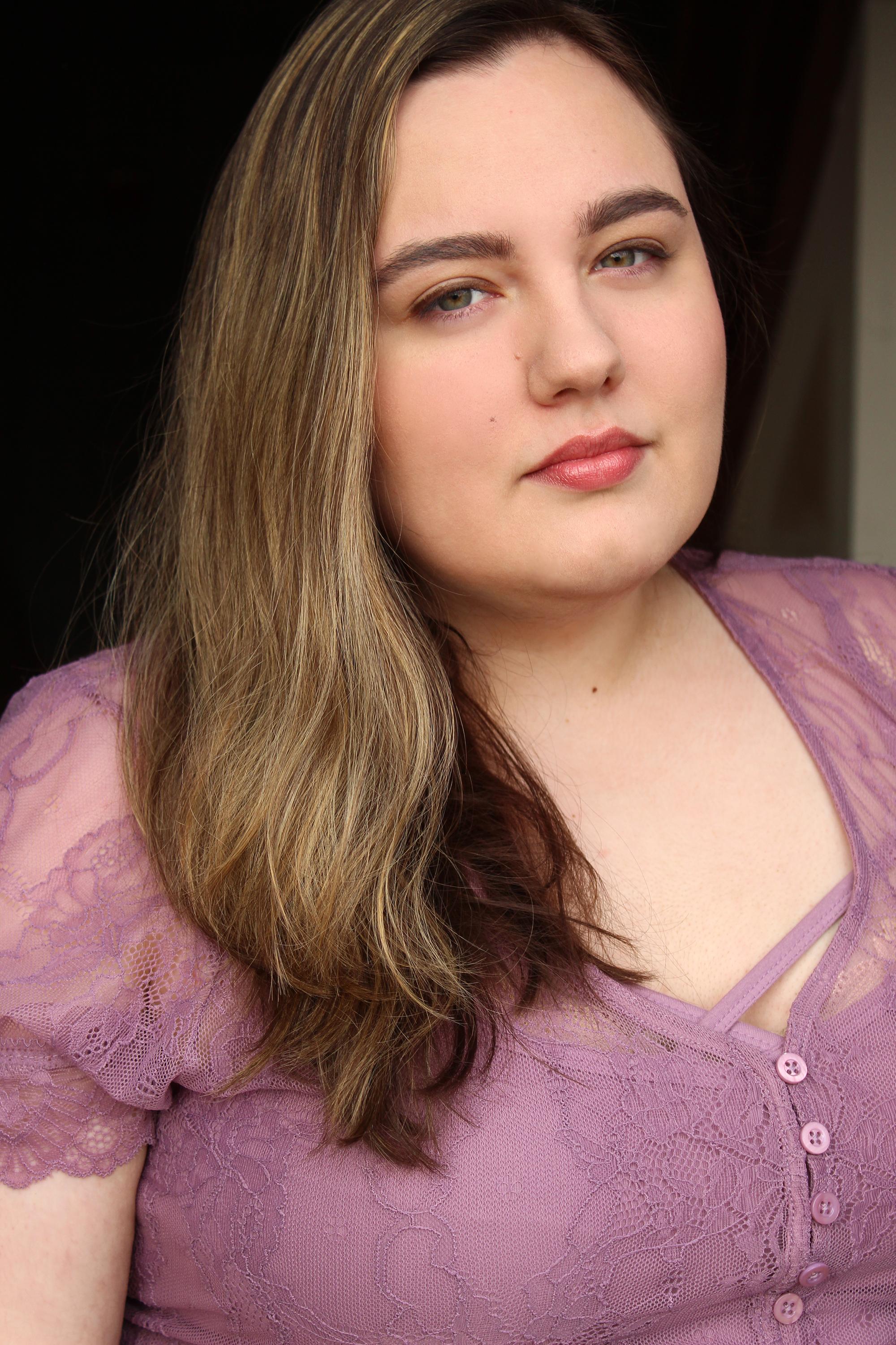 actor Emilyanne Cusato large photo