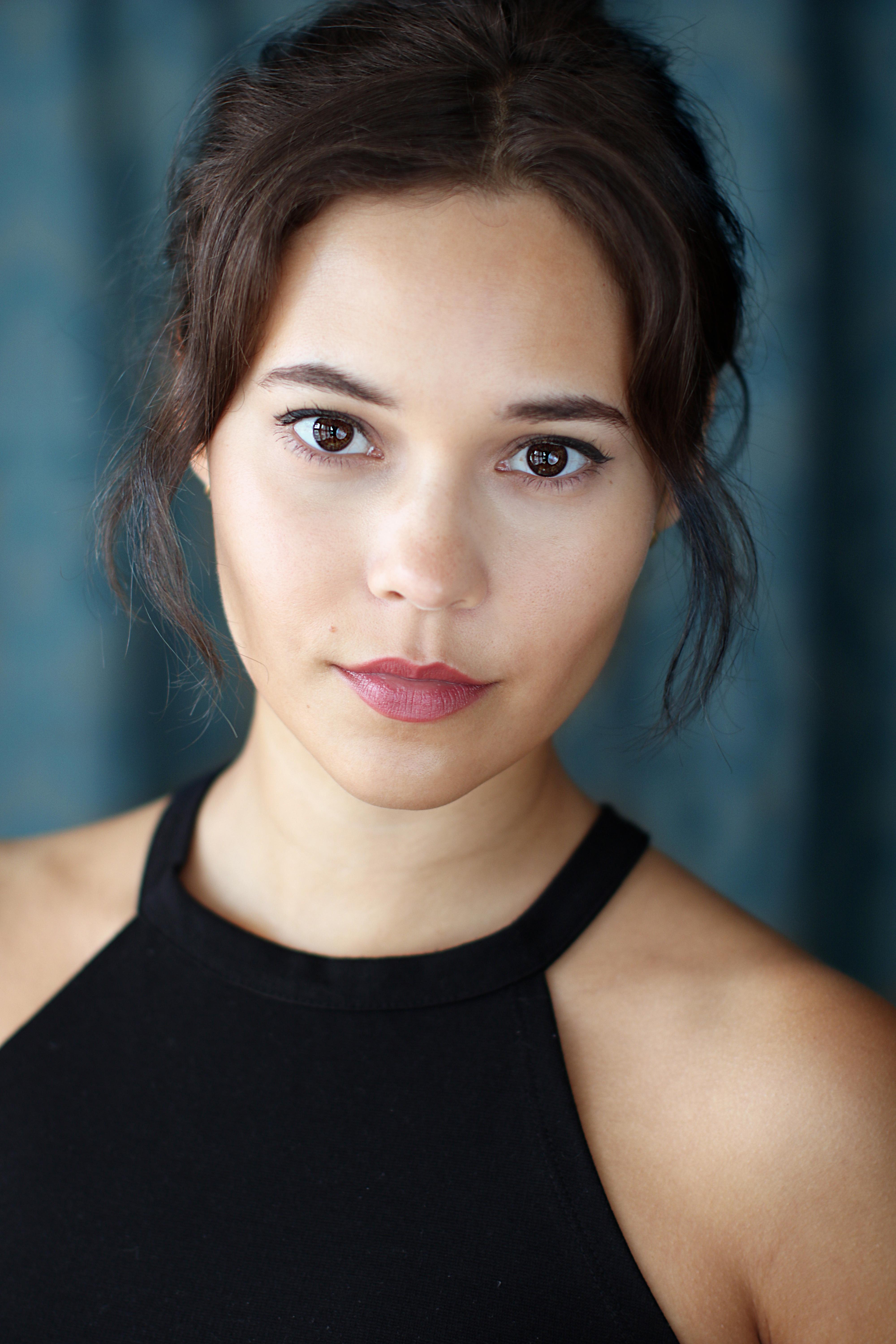 actor Emma Fischer large photo