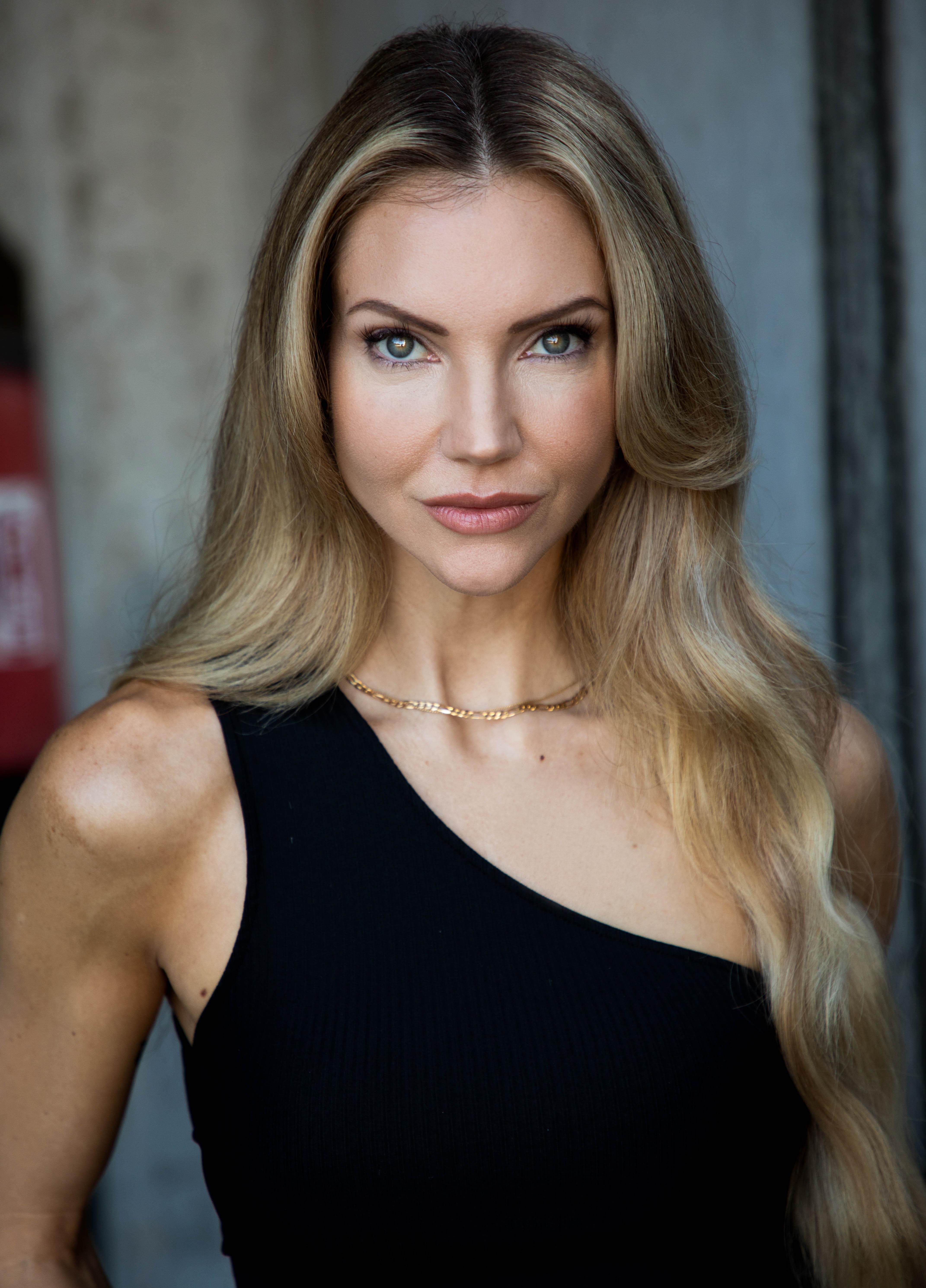 actor Kate Holliday large photo