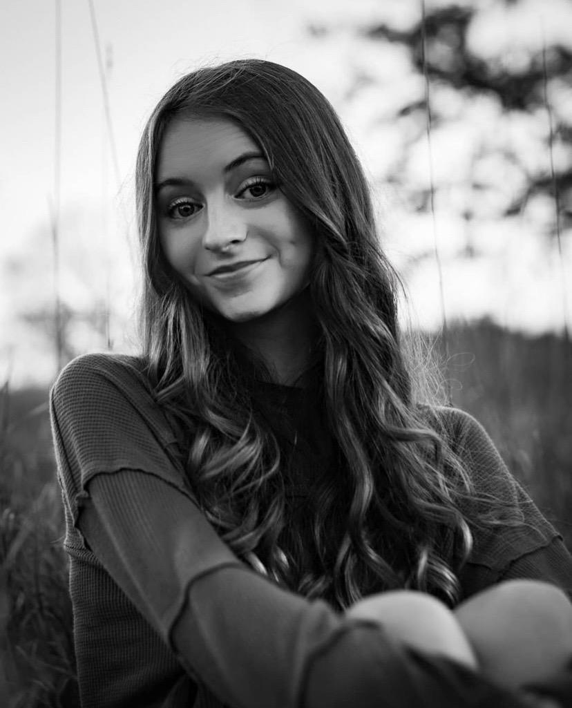 actor Ellie Rose Taylor large photo