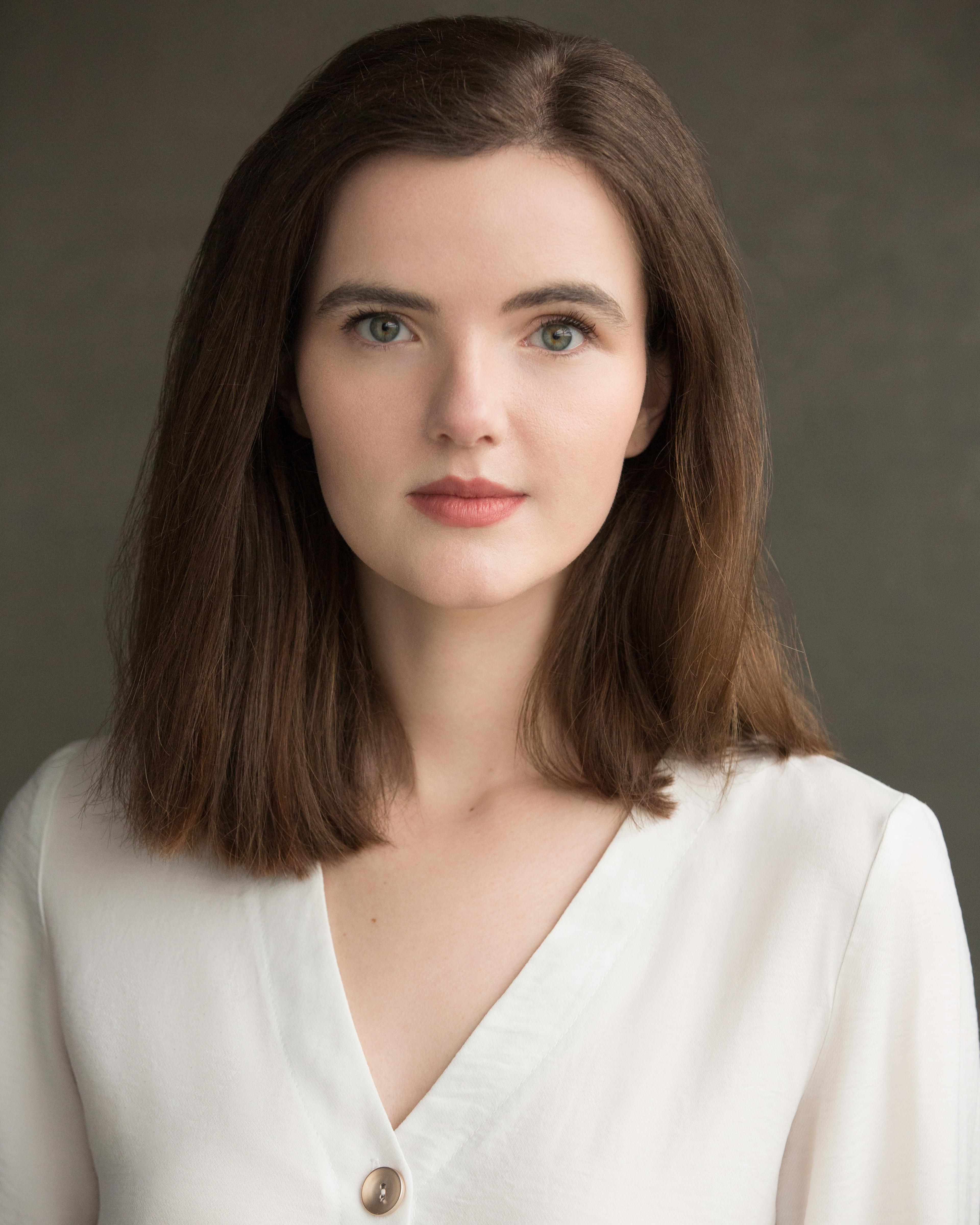 actor Chloe Keenan large photo