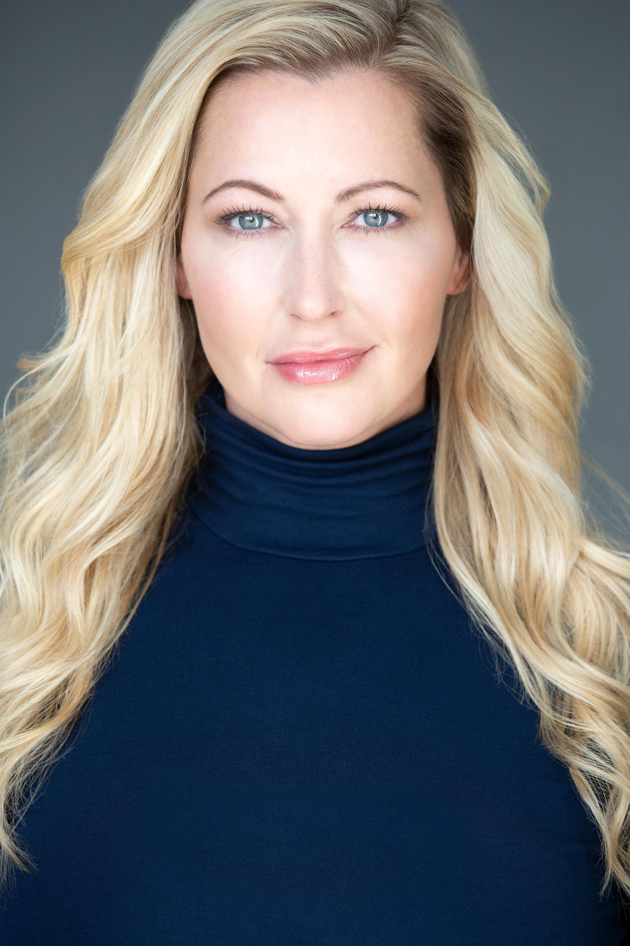 actor Nicole Williams large photo