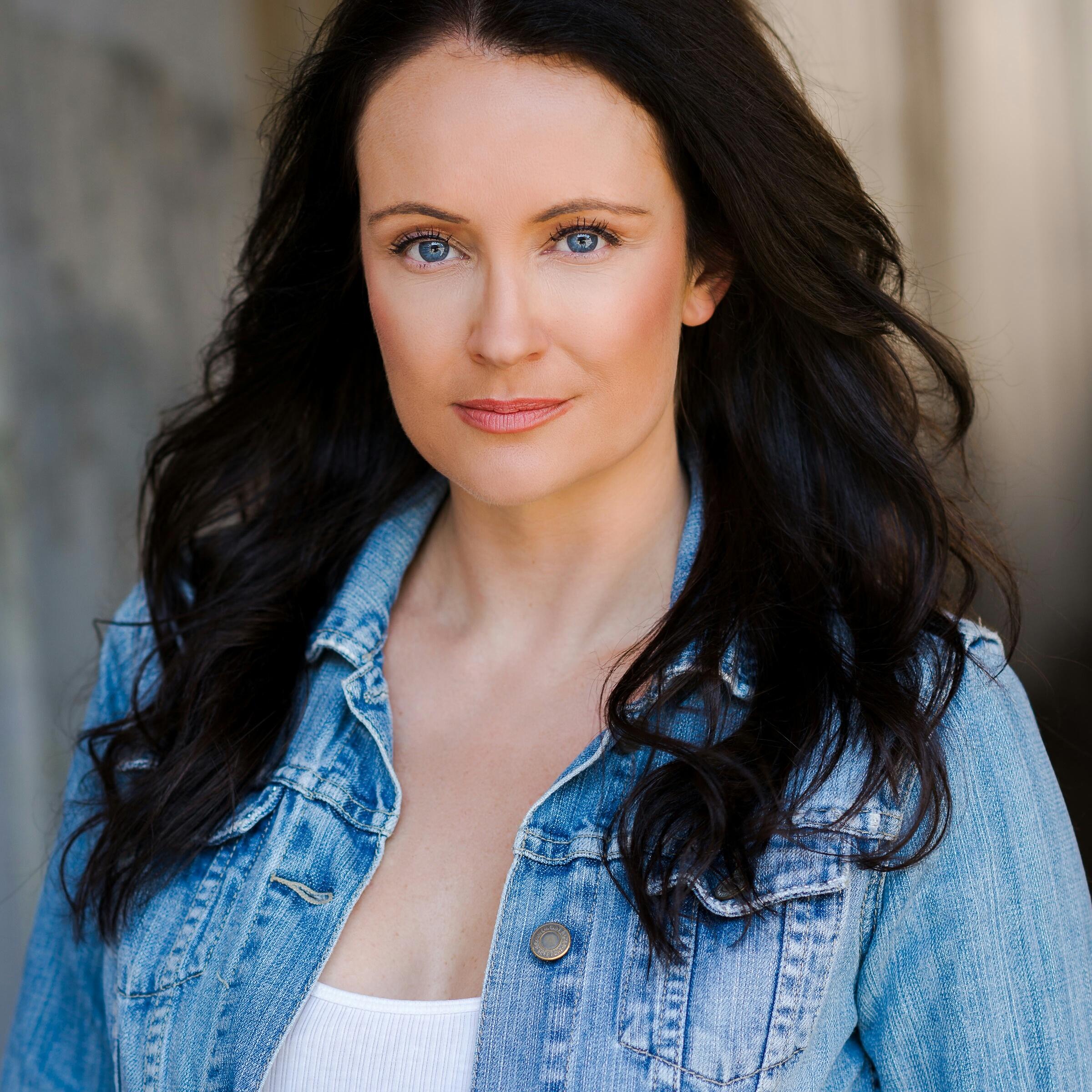 actor Kate Neilson large photo