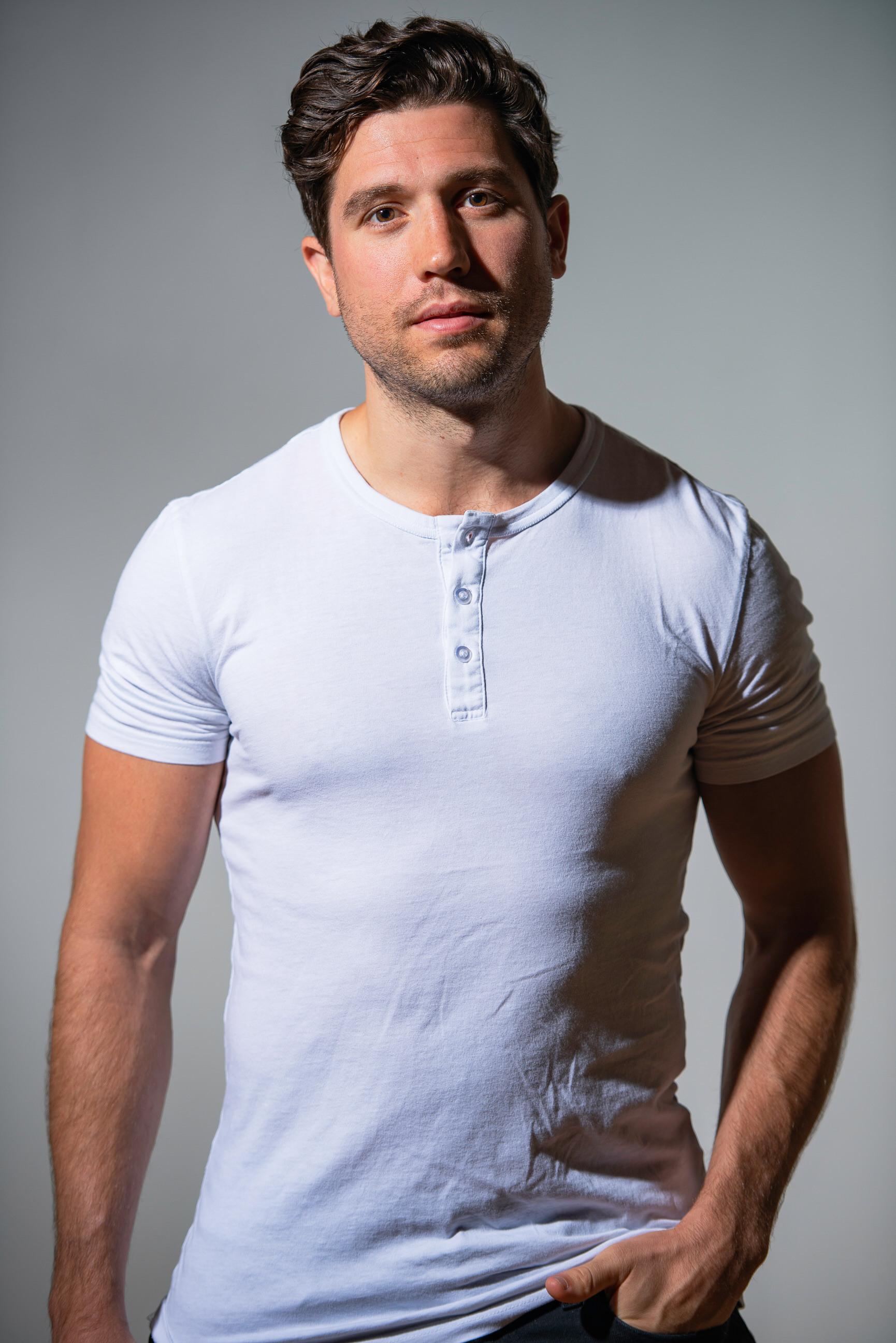 actor Brett Geddes large photo