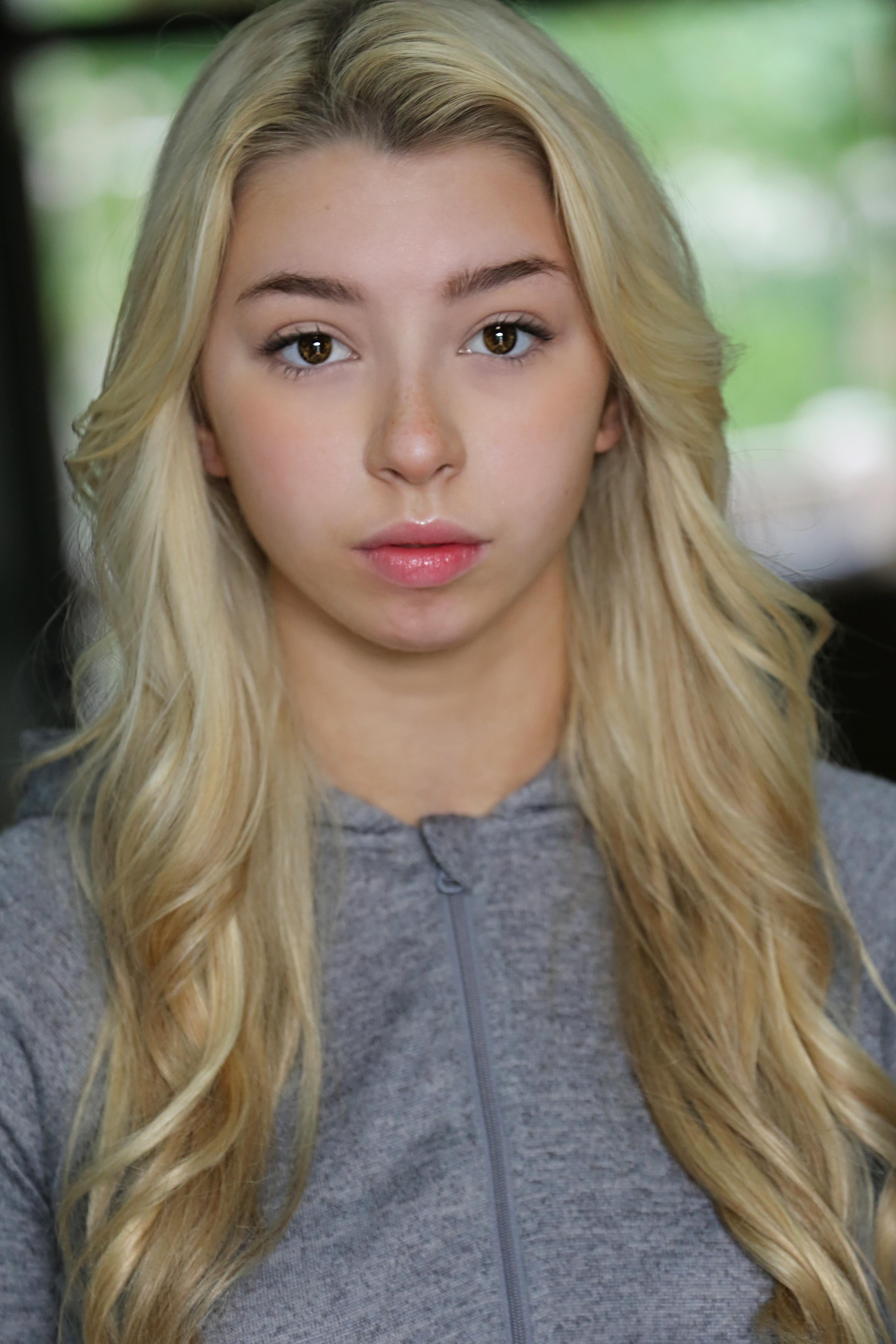 actor Ella Grace Anderson large photo