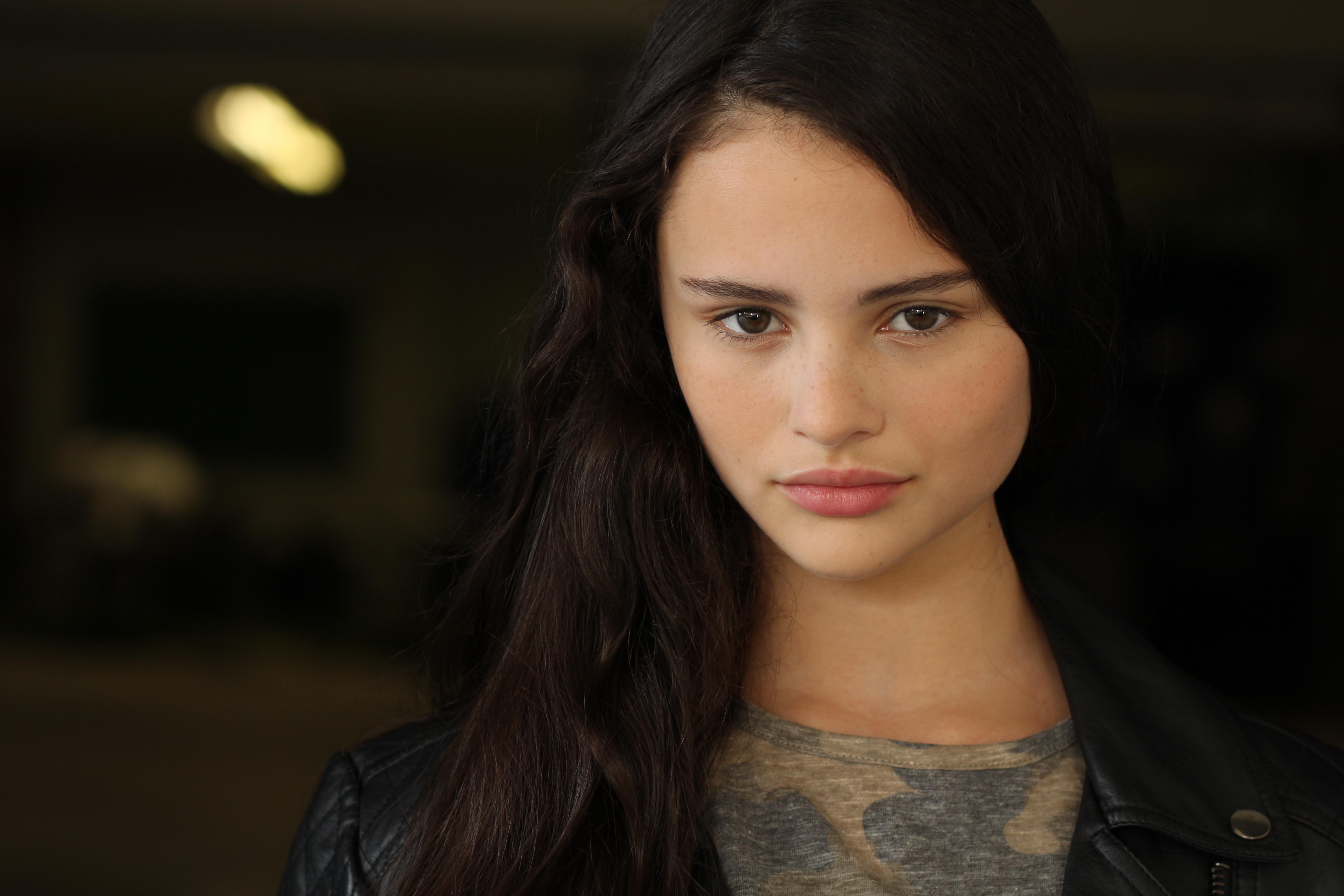 actor Gabrielle Echols large photo