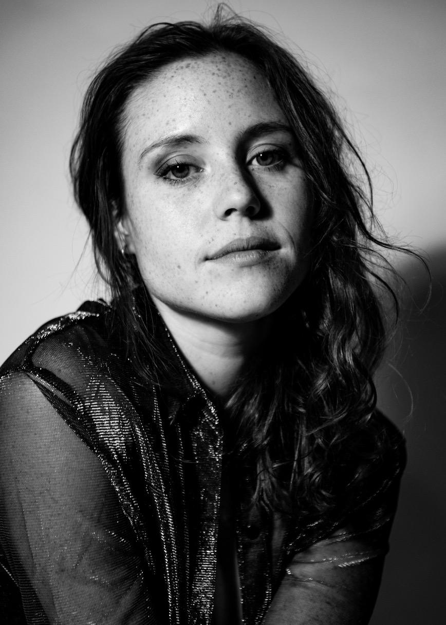 actor Ashley Hutchinson large photo