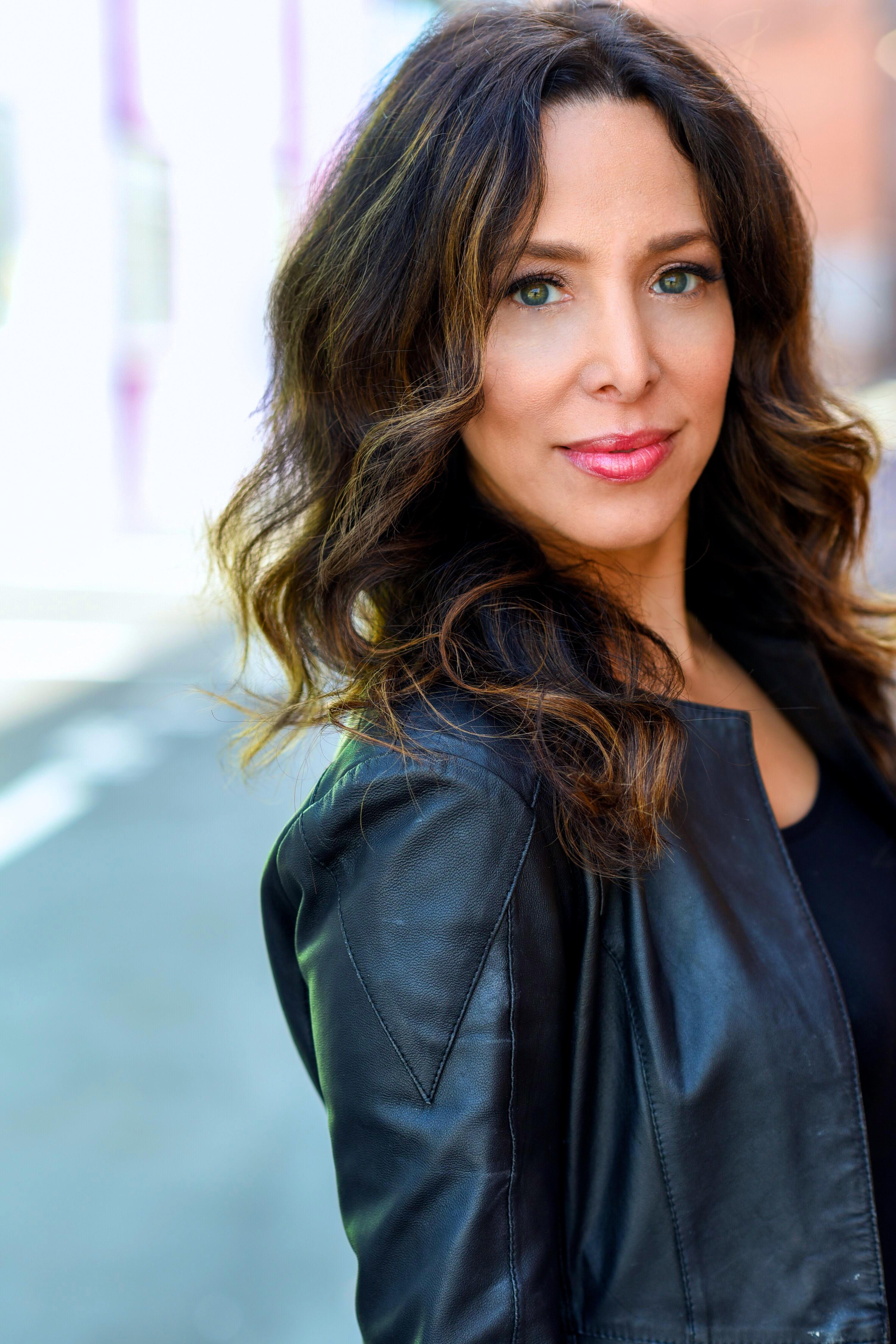 actor Nicole Arlyn large photo