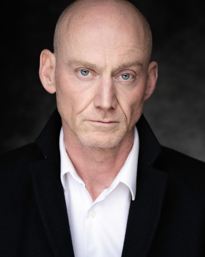 actor Desmond Edwards large photo