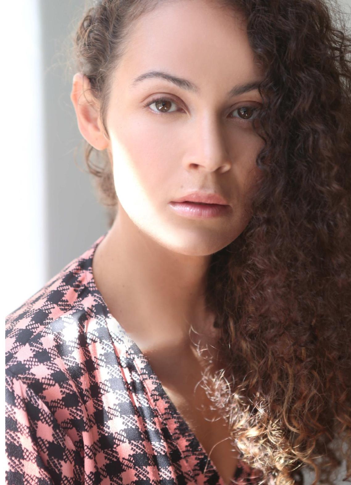 actor Alexis Lane large photo