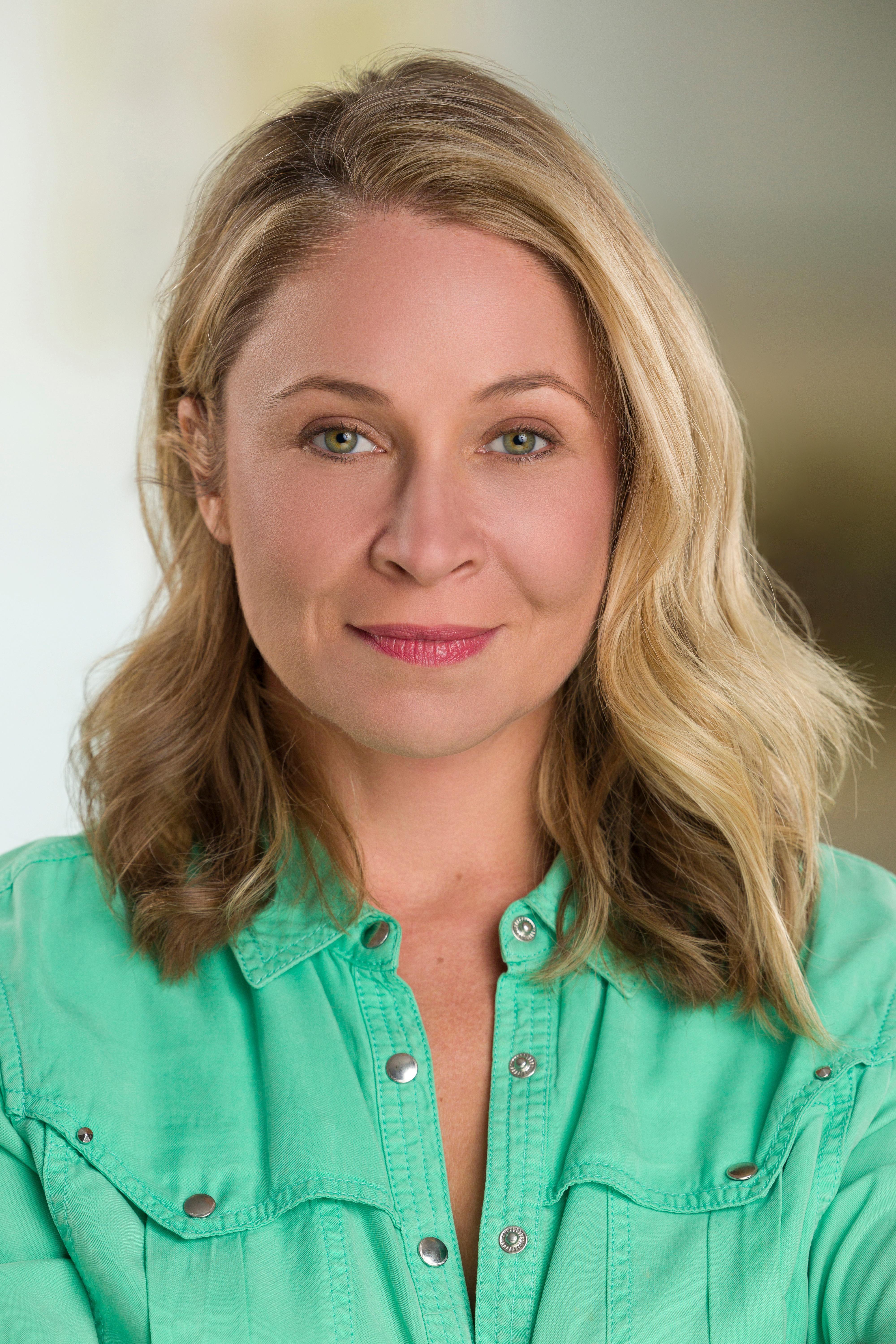 actor Gabriella Schaefer large photo