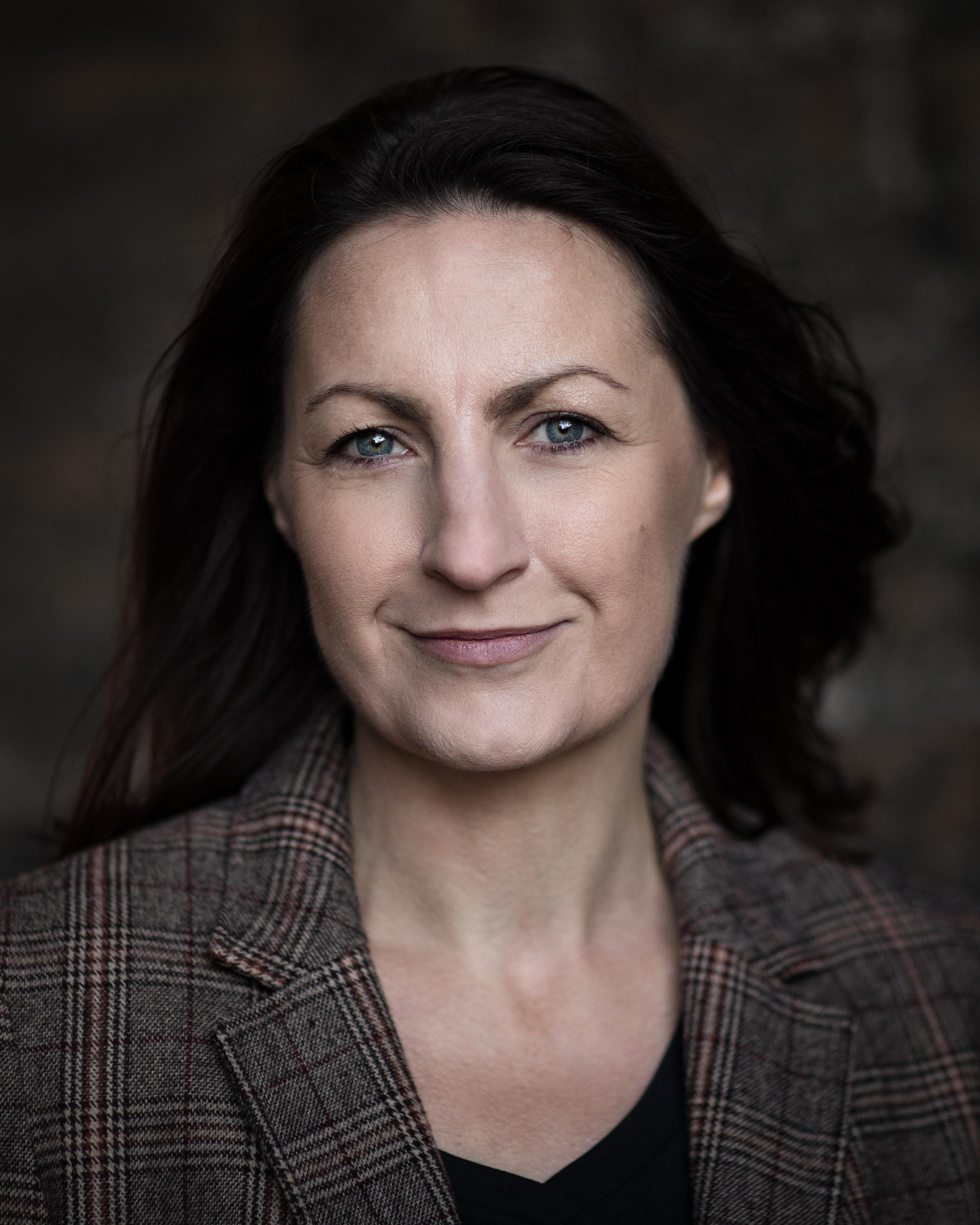 actor Nina Reilly large photo