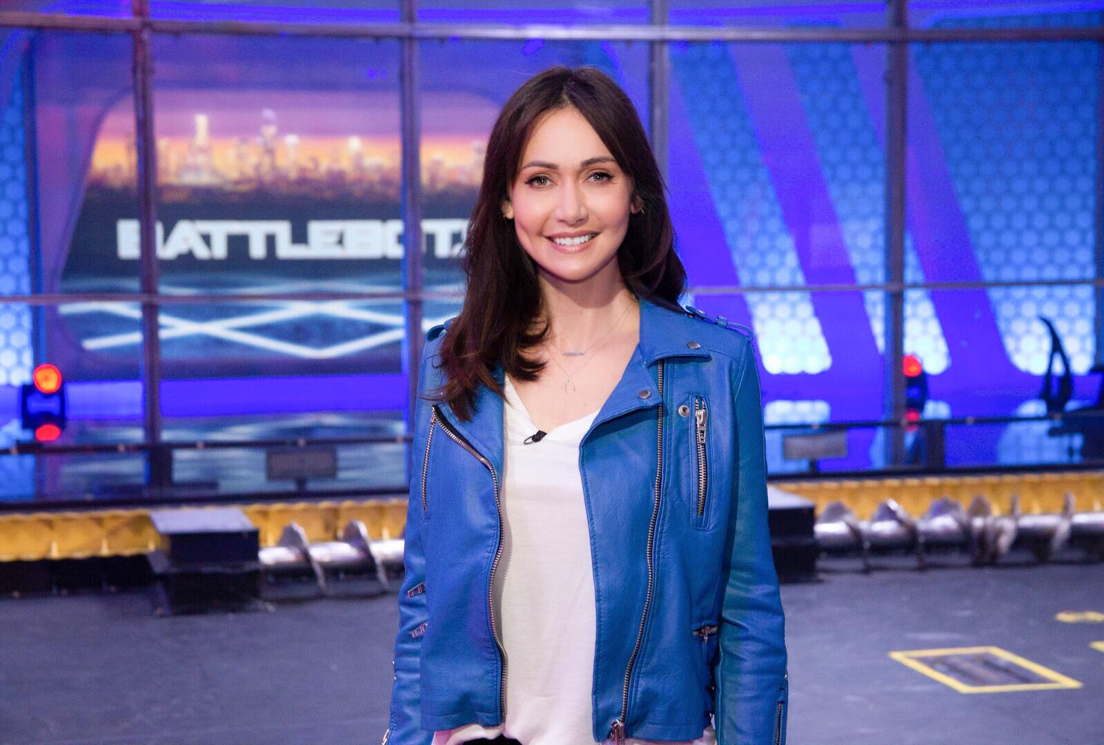 actor Jessica Chobot large photo