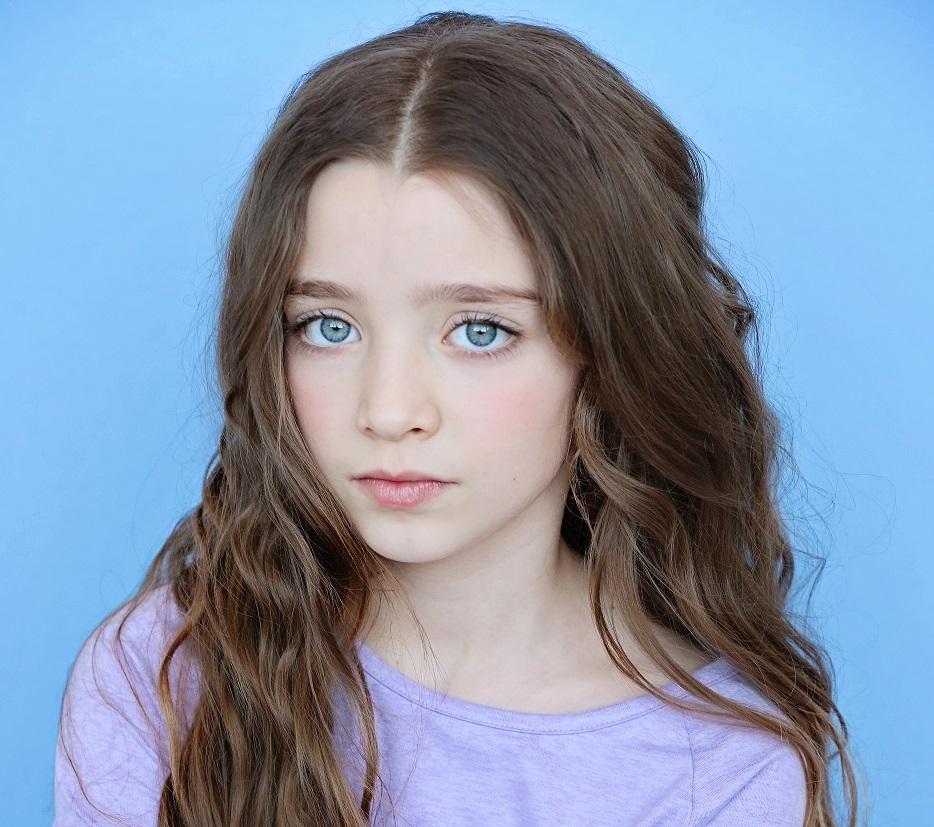 actor Emma Pearson large photo