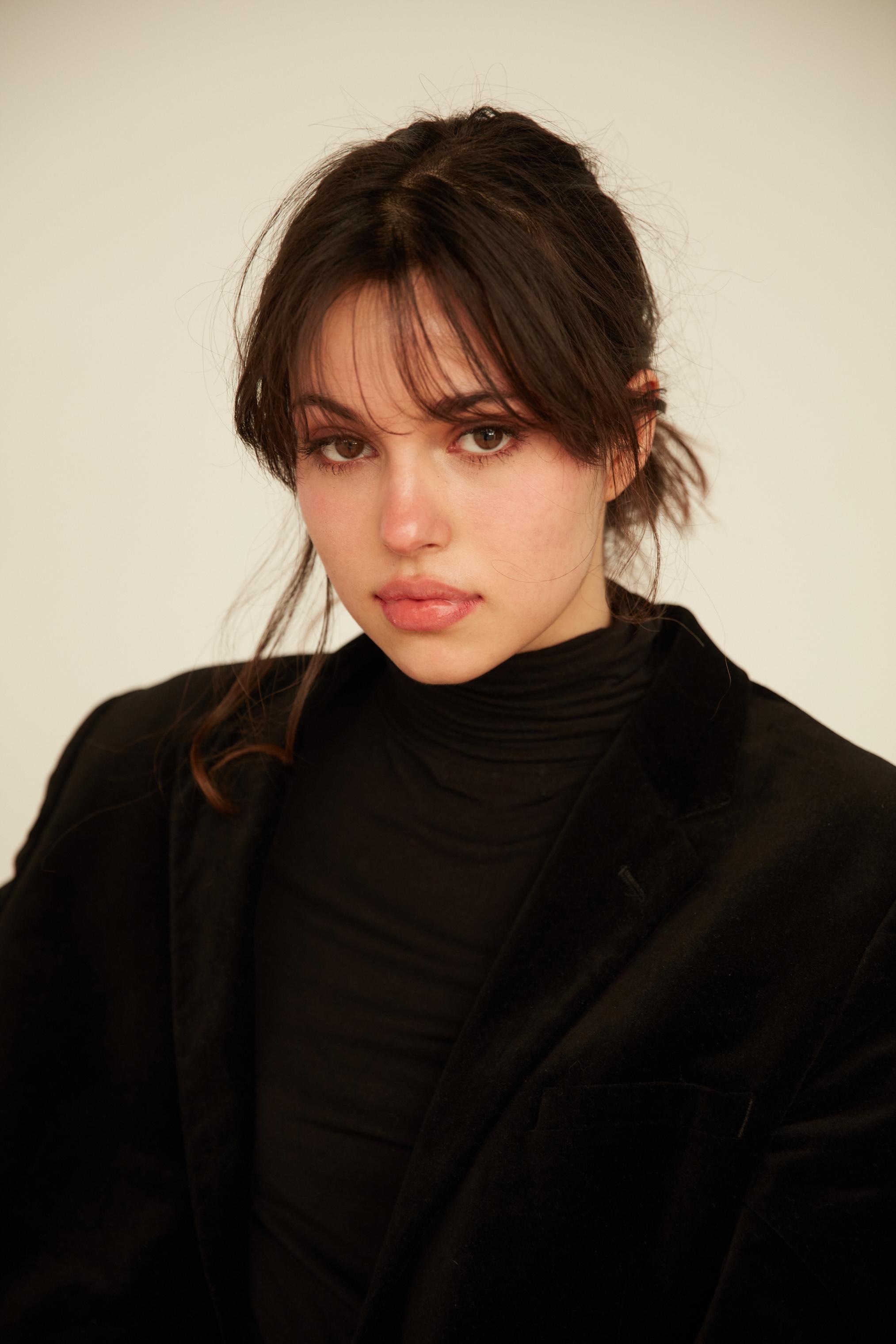 actor Cristina Kovani large photo