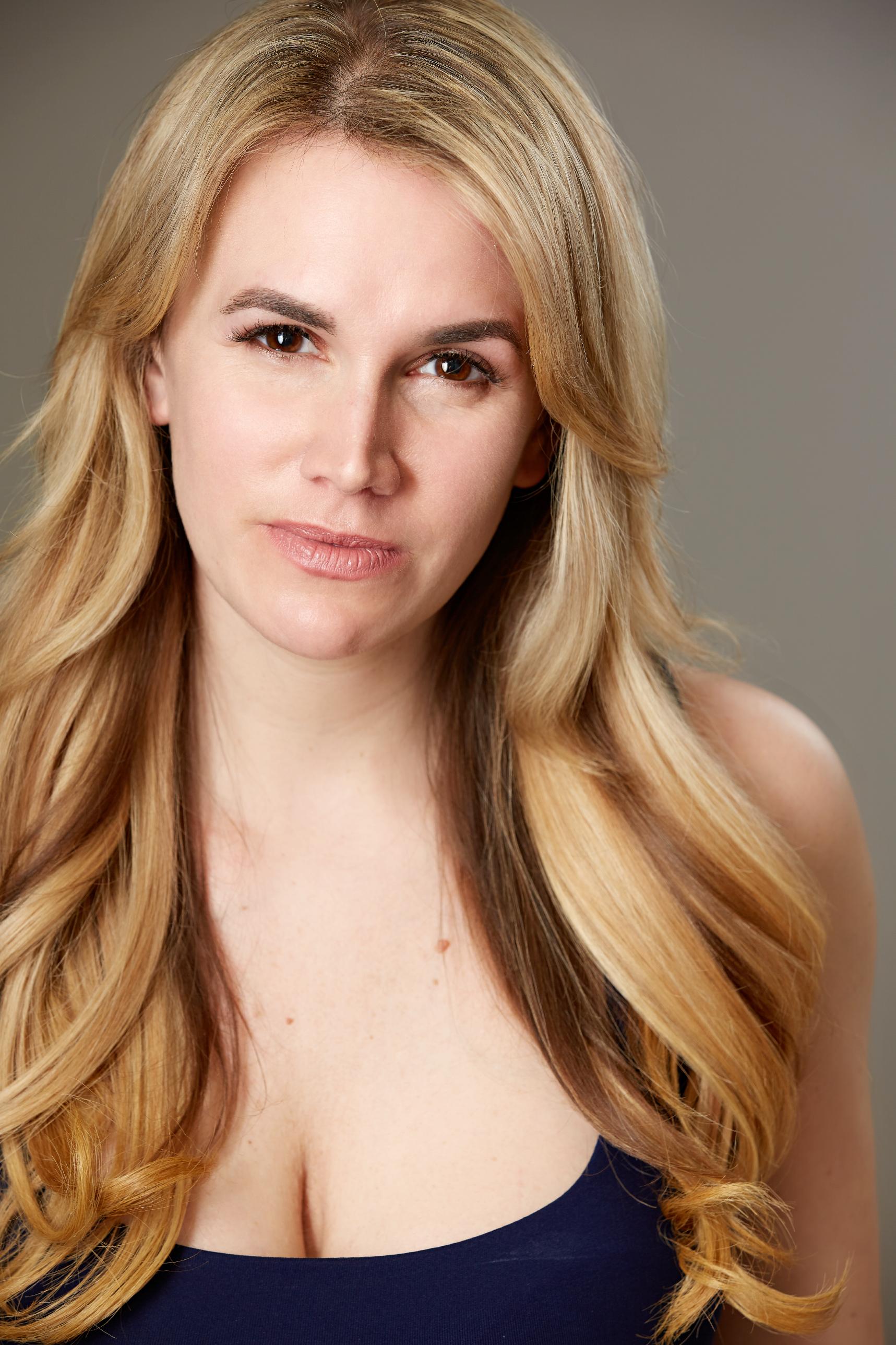 actor Charlotte Catherine Barlow large photo