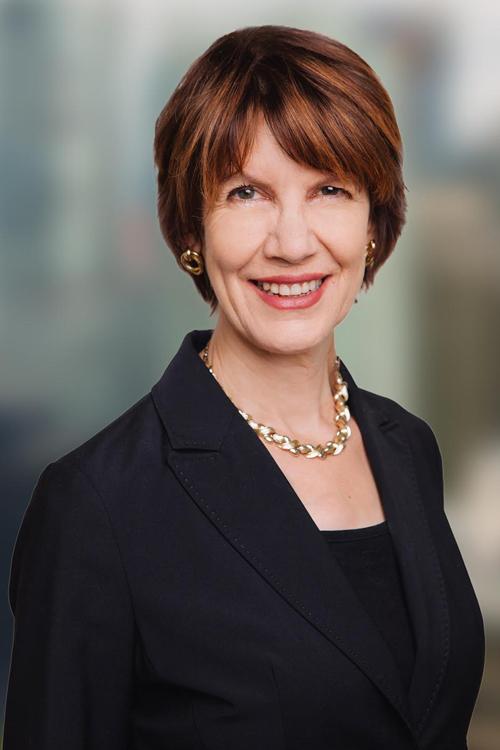 actor Maggie Huculak large photo