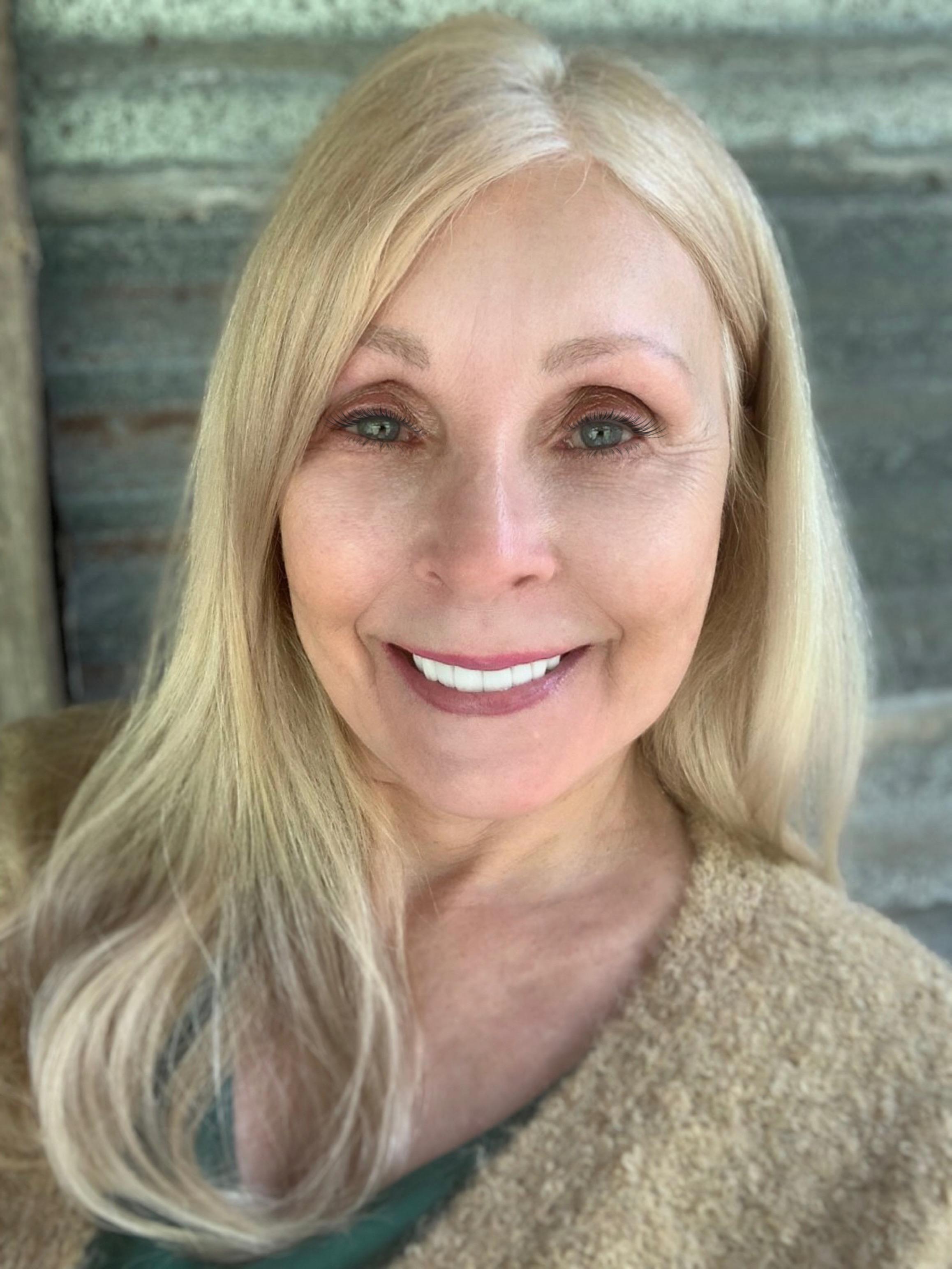 actor Patti Brindley large photo