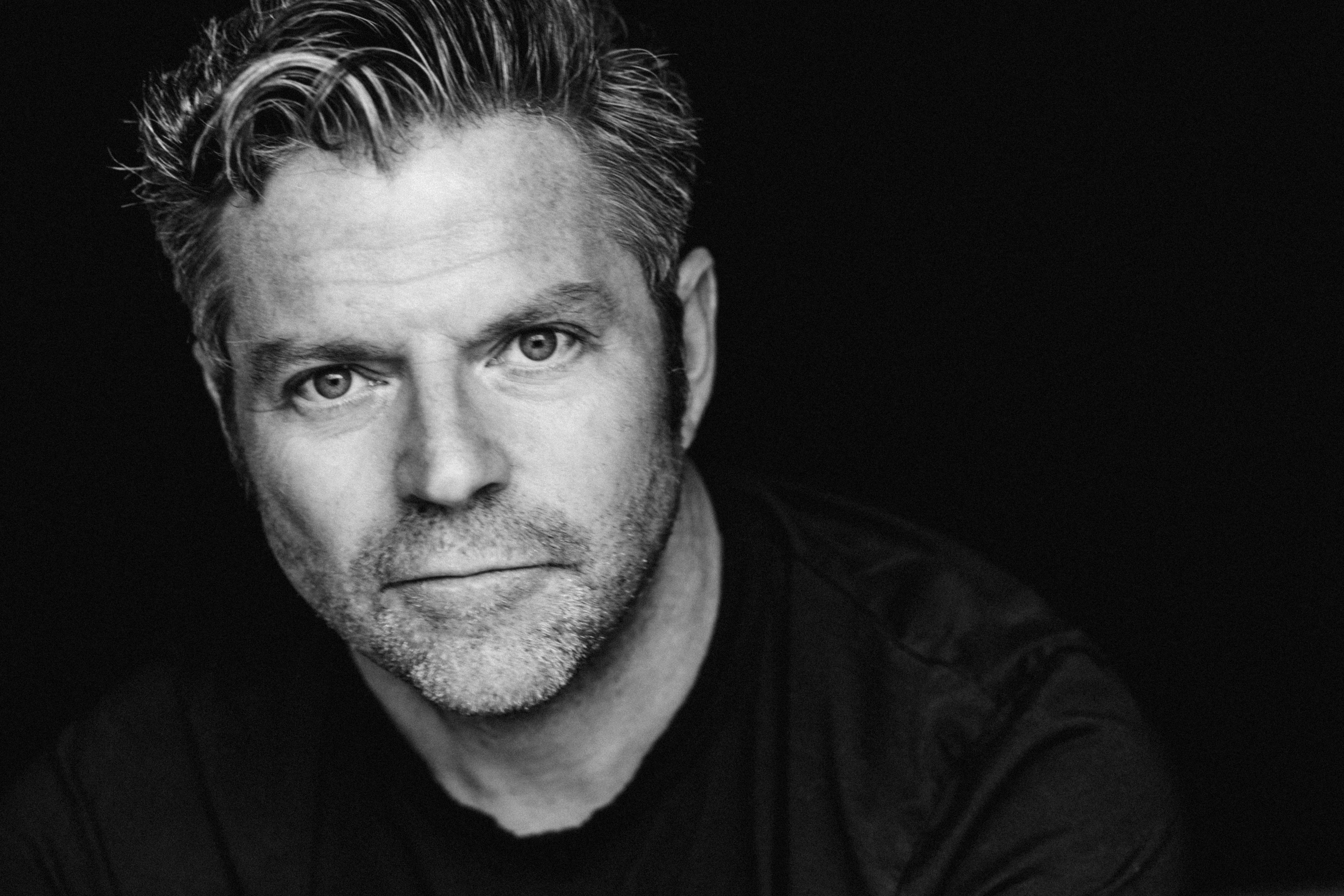 actor Dave Holmes large photo