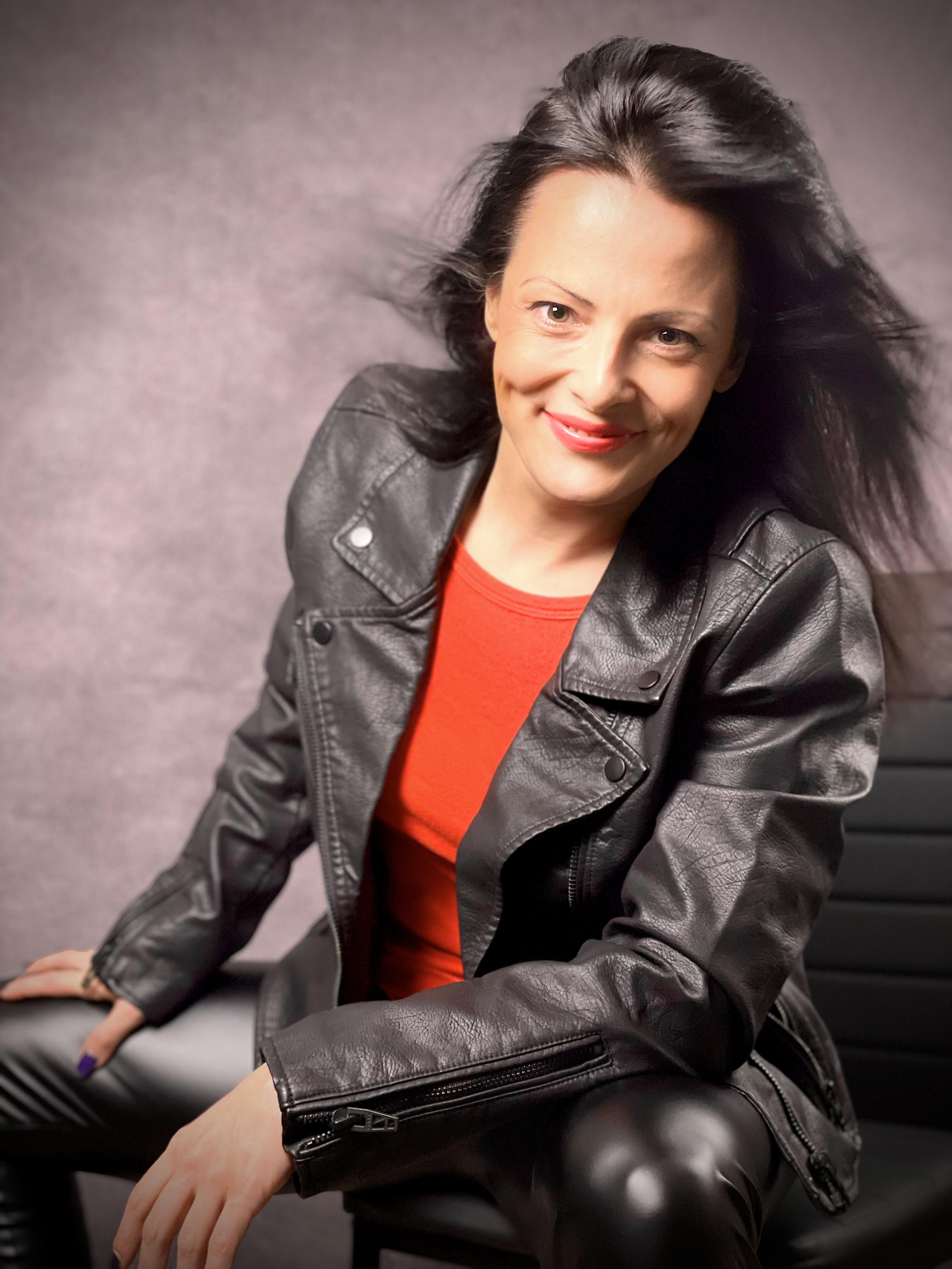 actor Olga Petrovic large photo