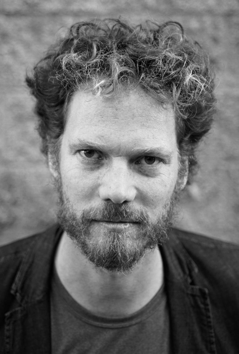 actor Luc Walpoth large photo