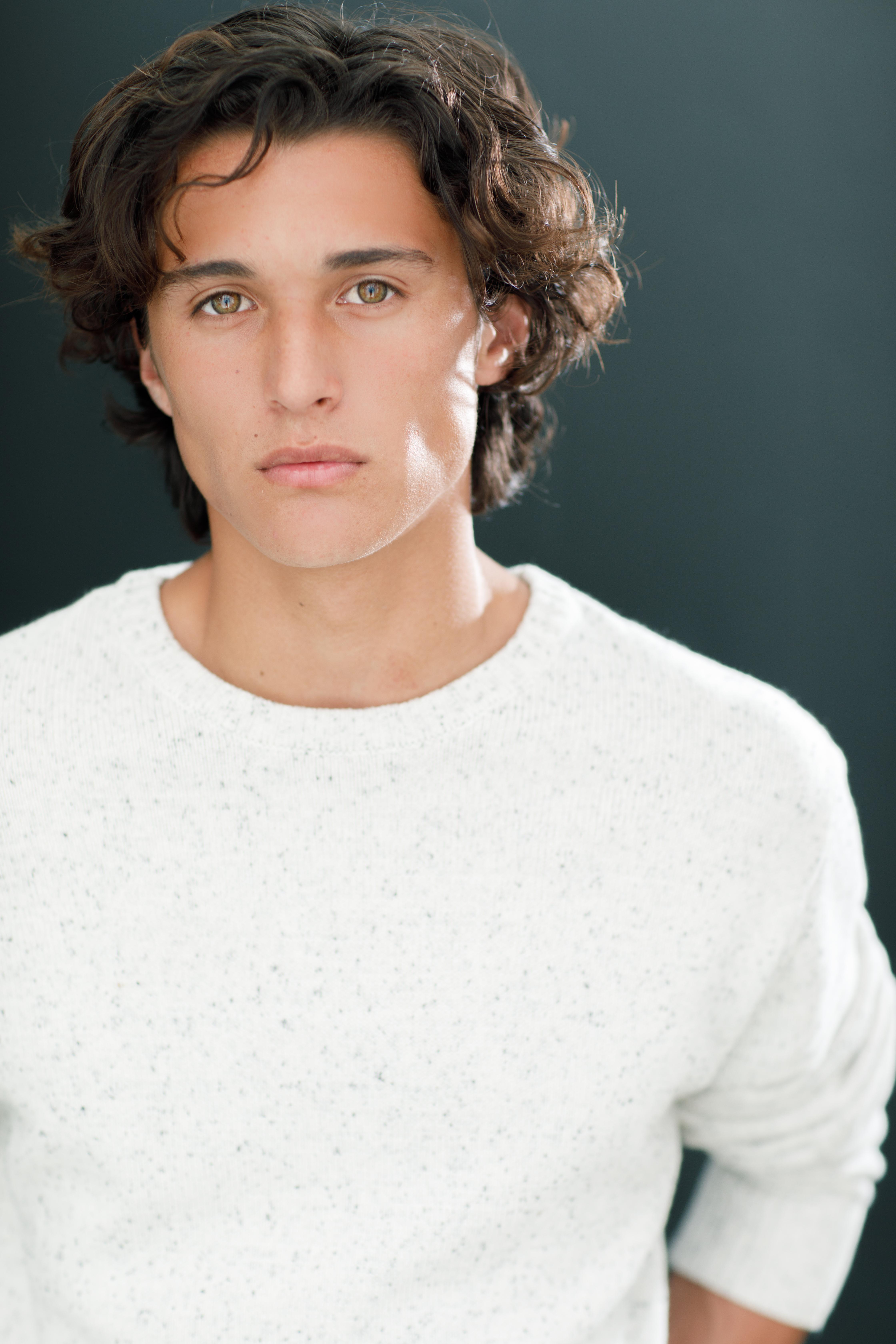 actor Liam Woodrum large photo