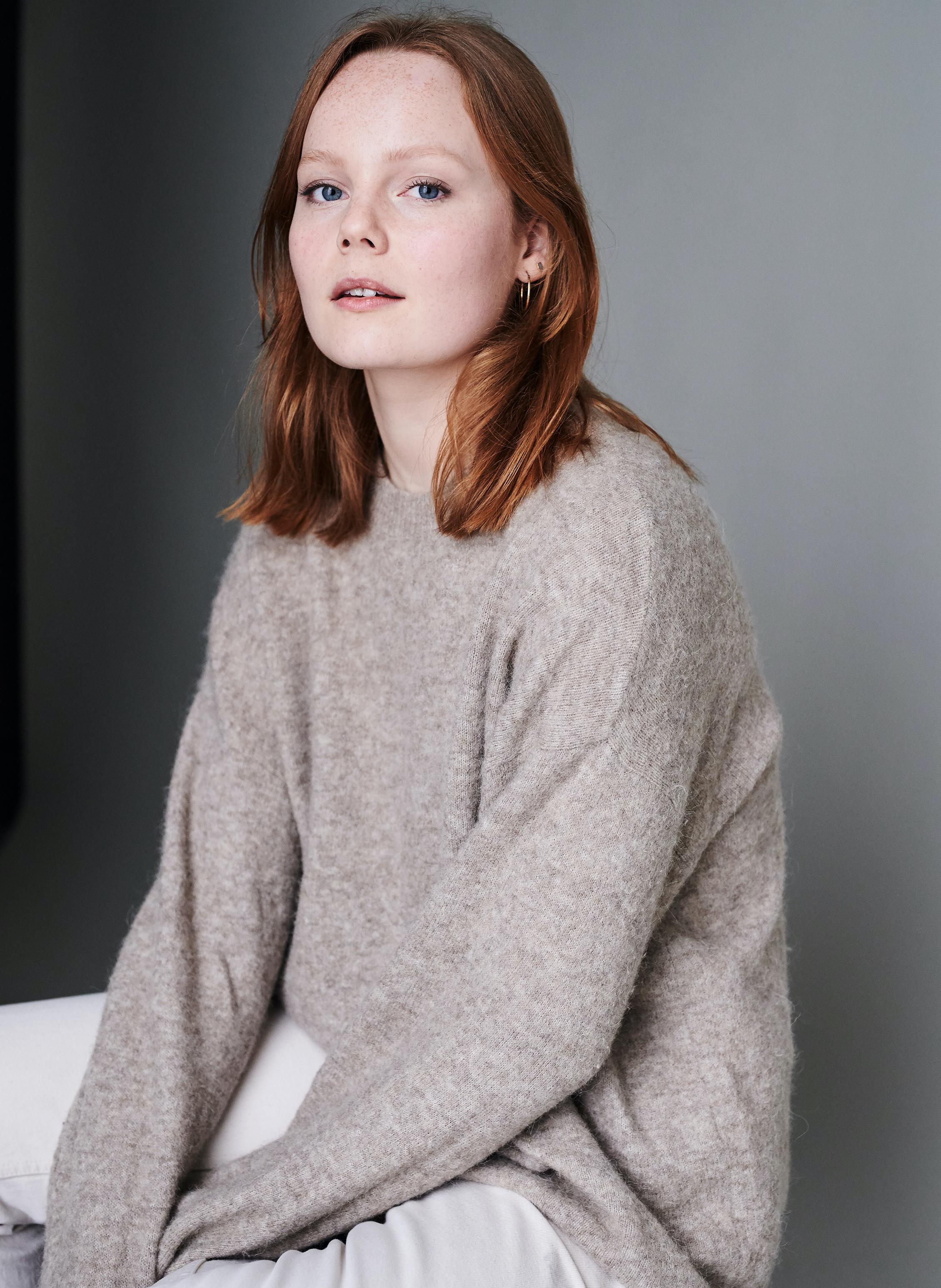 actor Anna Burnett large photo