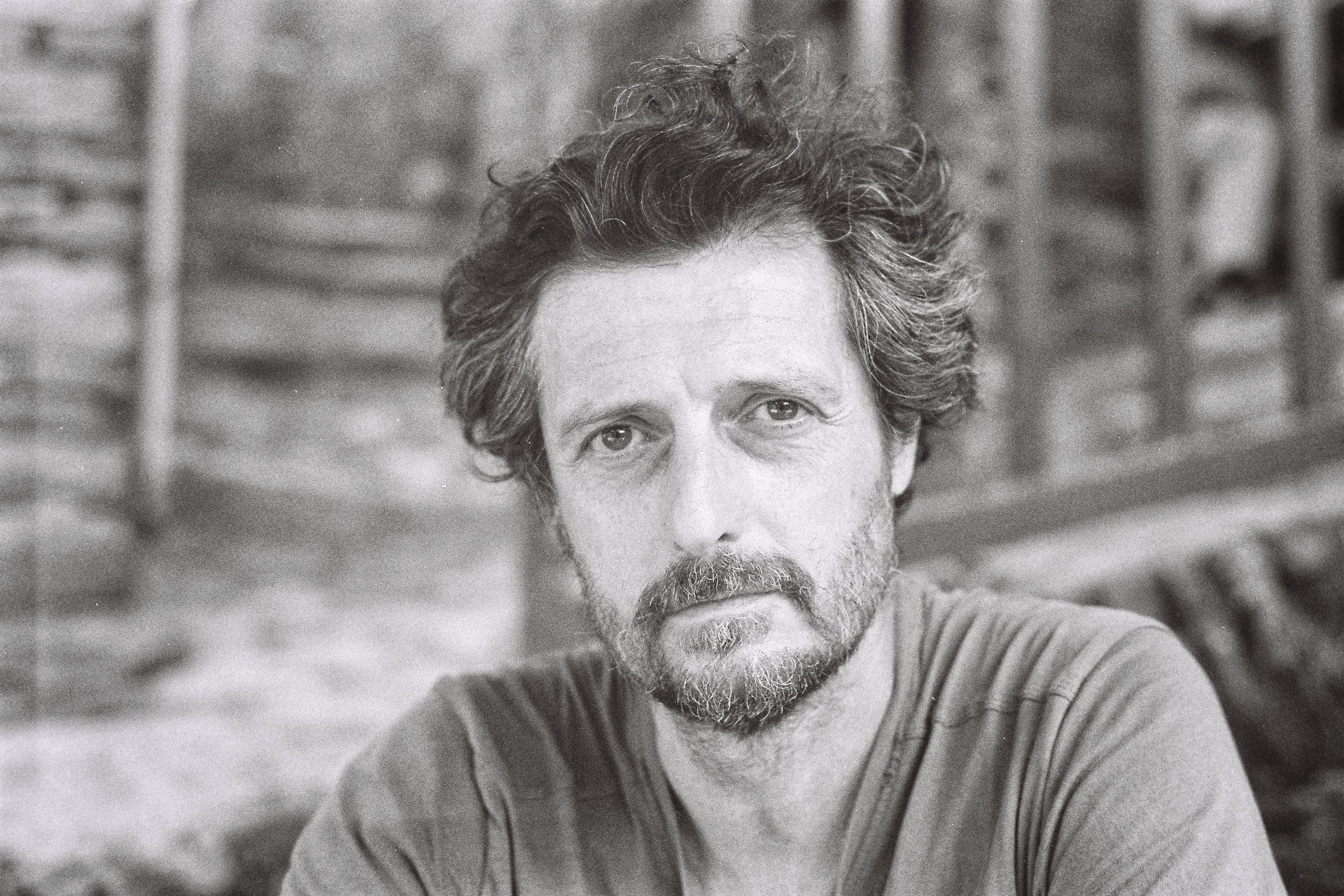 actor Adriano Carvalho large photo