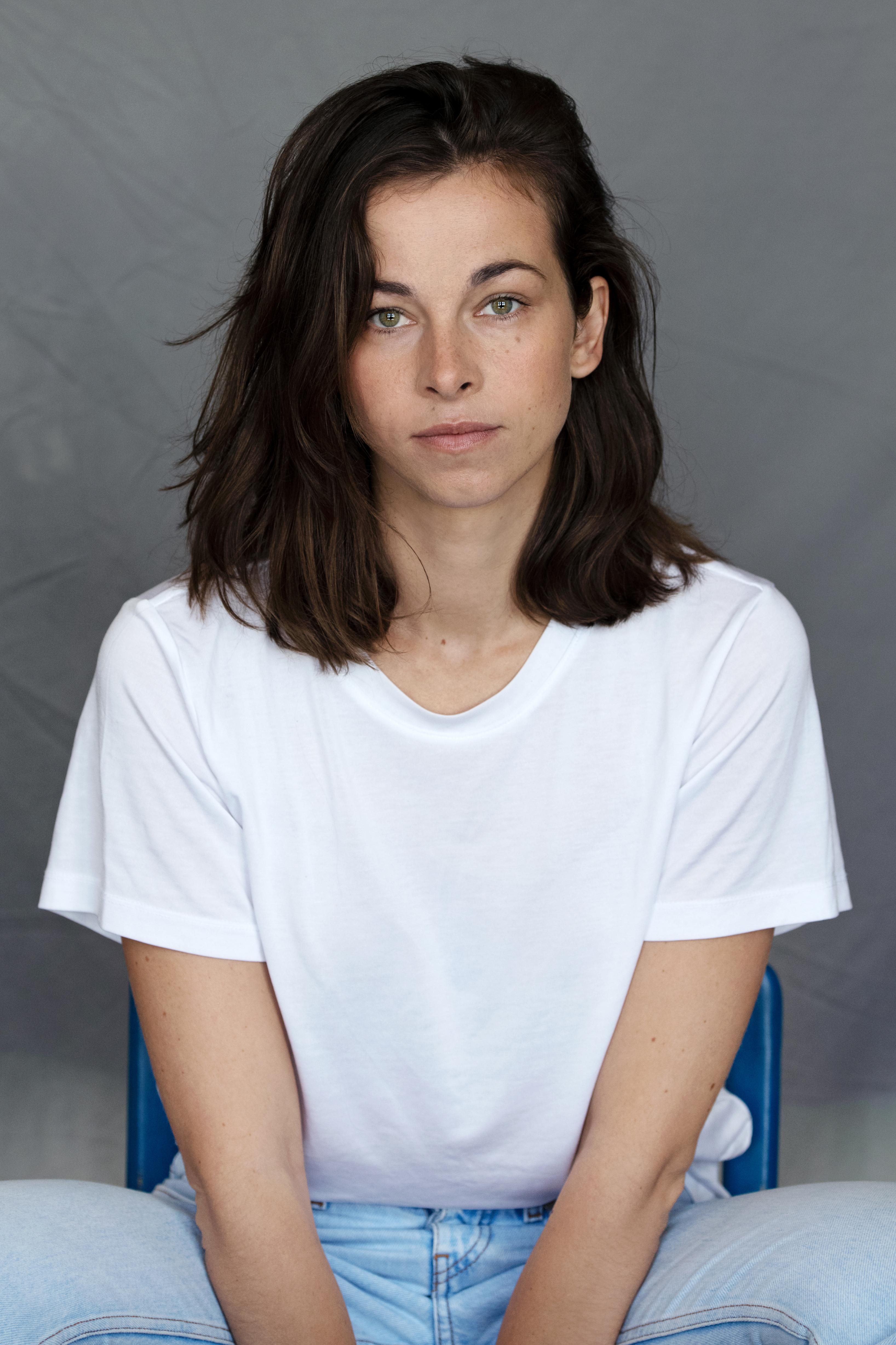 actor Marie Hacke large photo