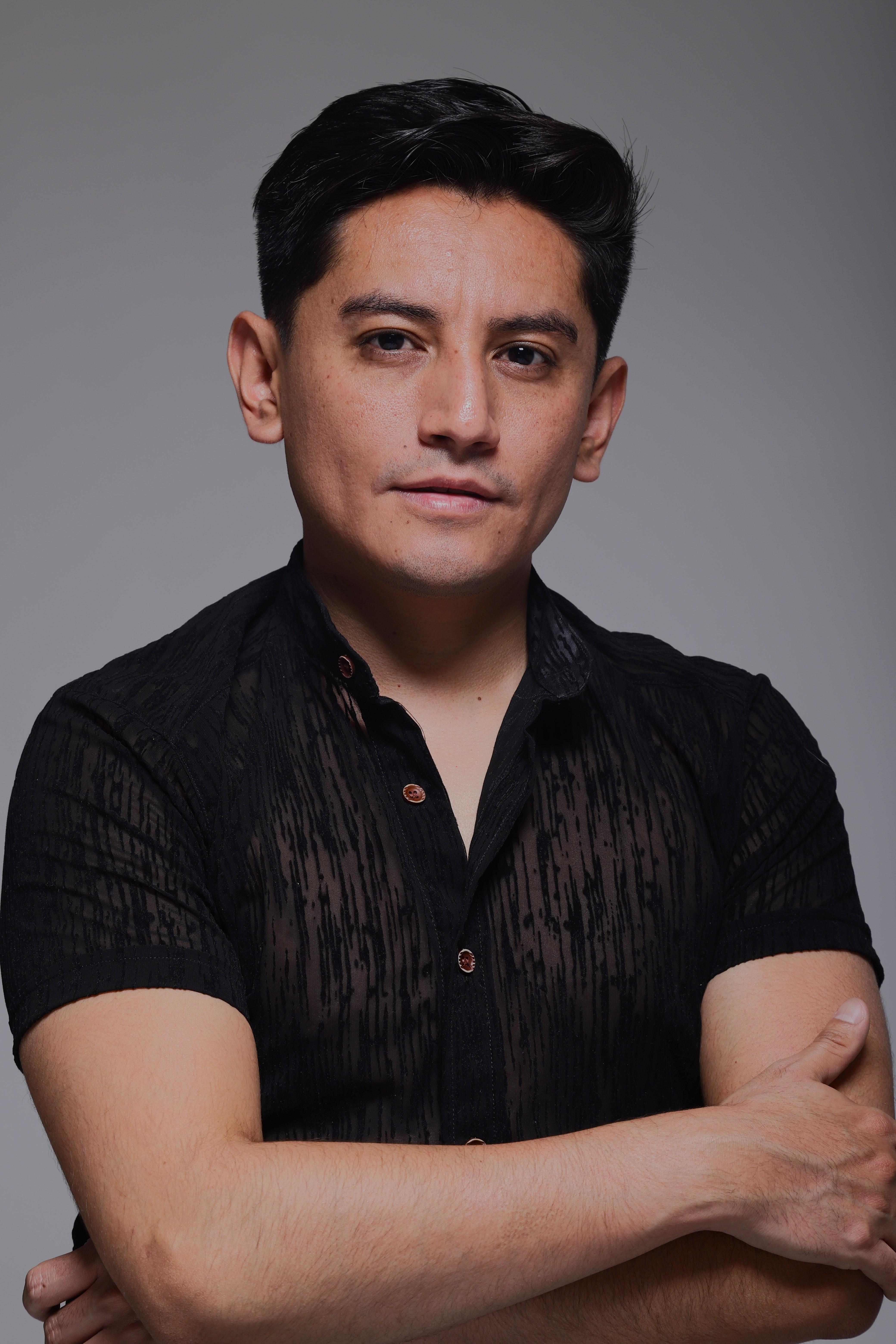 actor Daniel Piña large photo