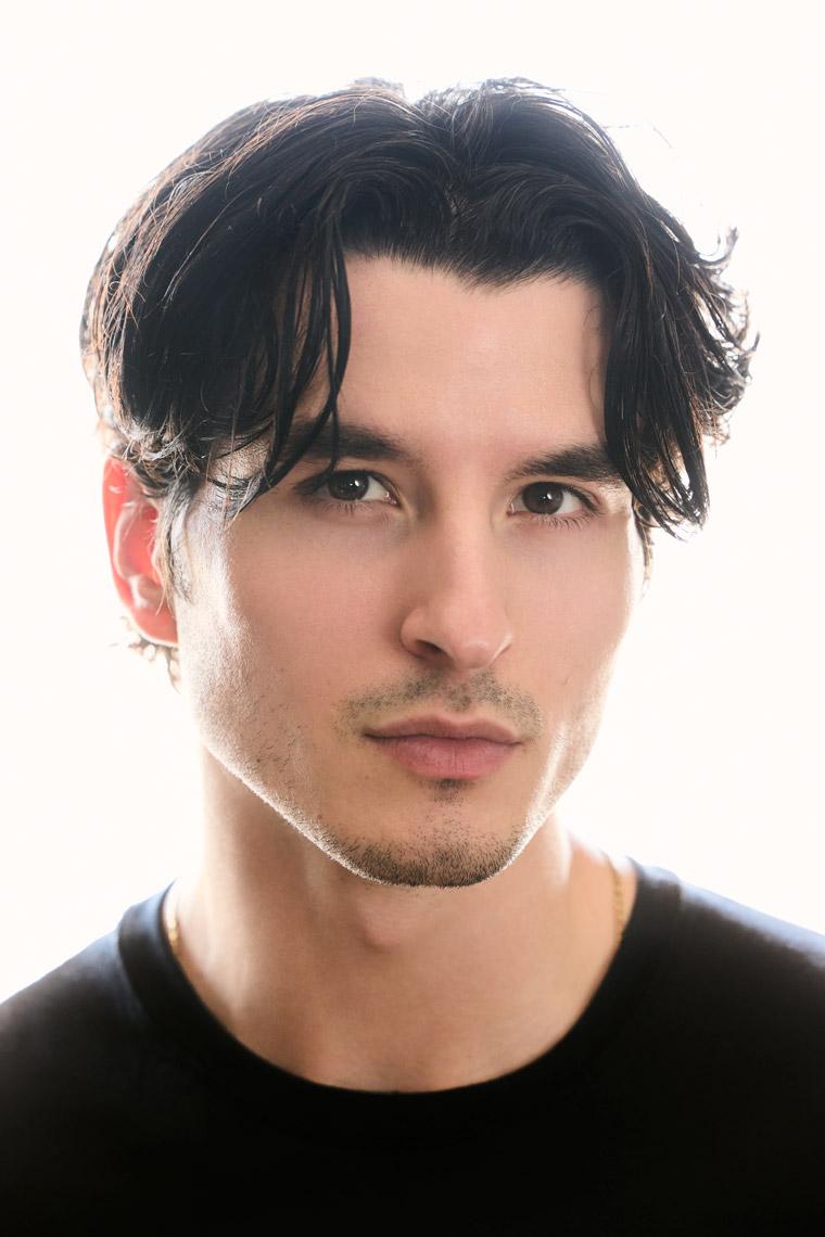 actor Nic Caruccio large photo