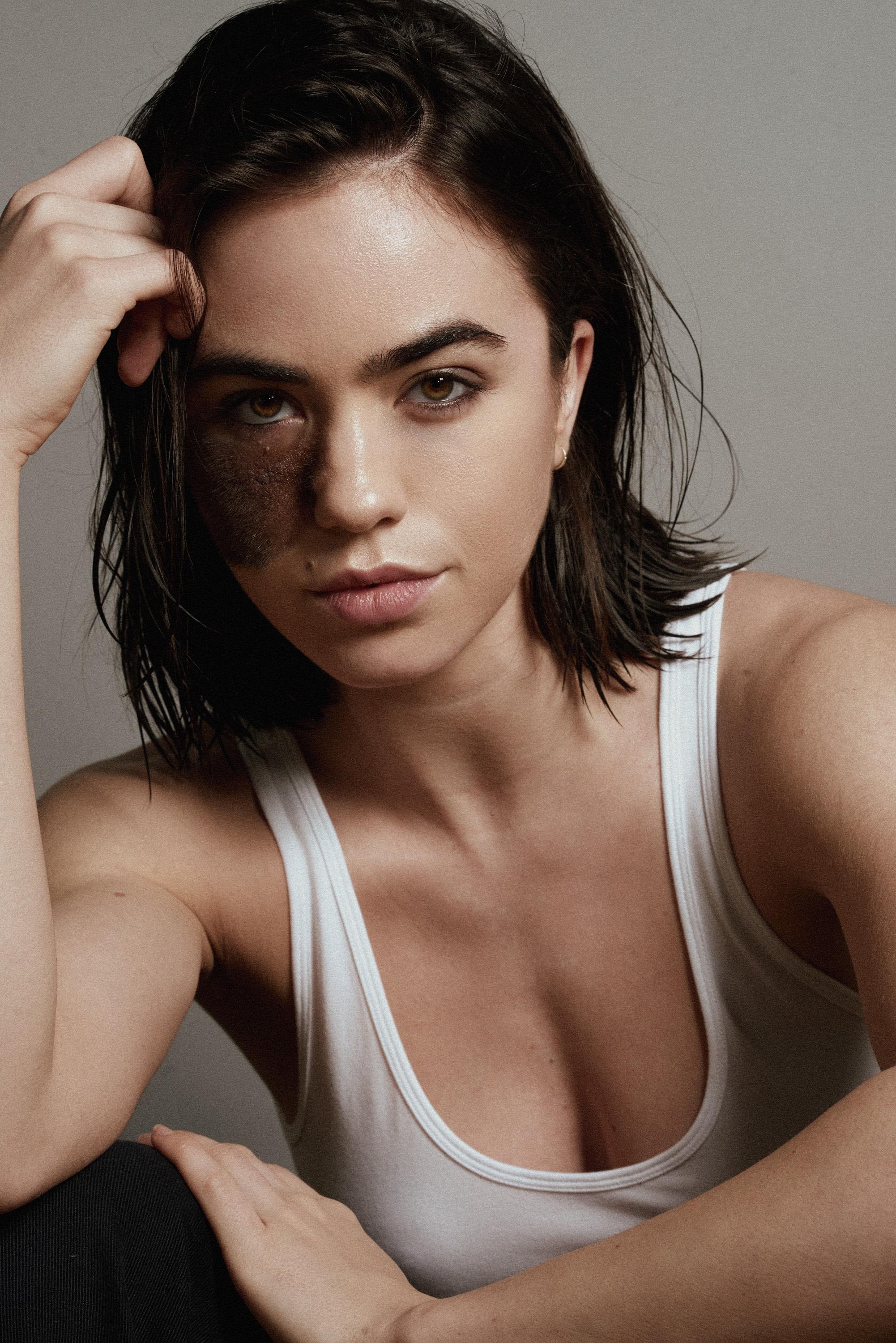 actor Cassandra Naud large photo