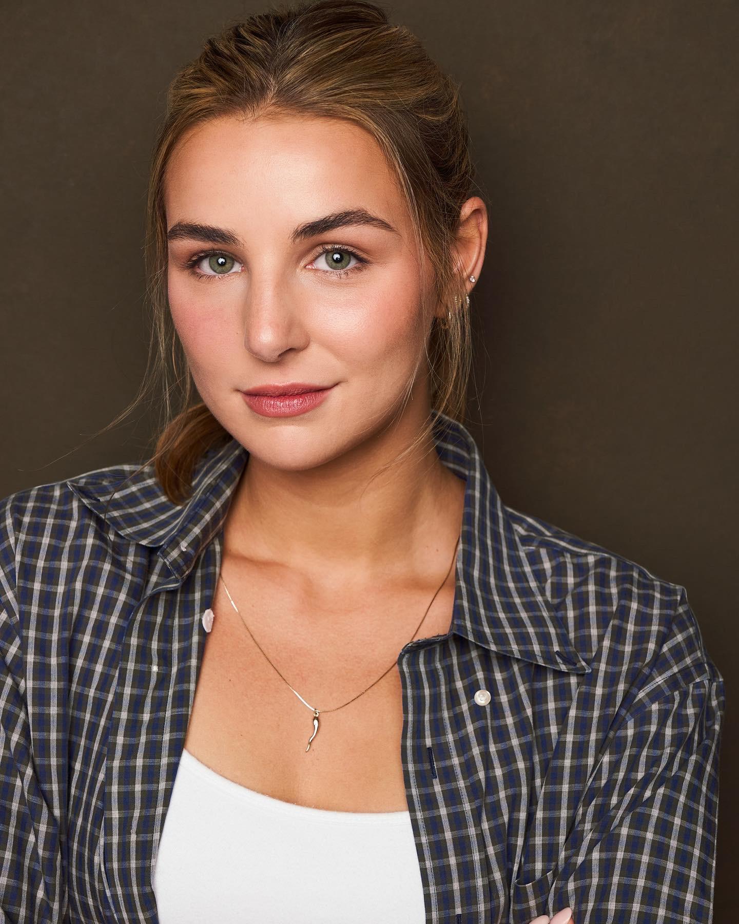 actor Rachel Walters large photo